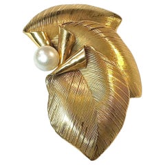 Vintage 14K Gold Leaf-Form Brooch with Pearl
