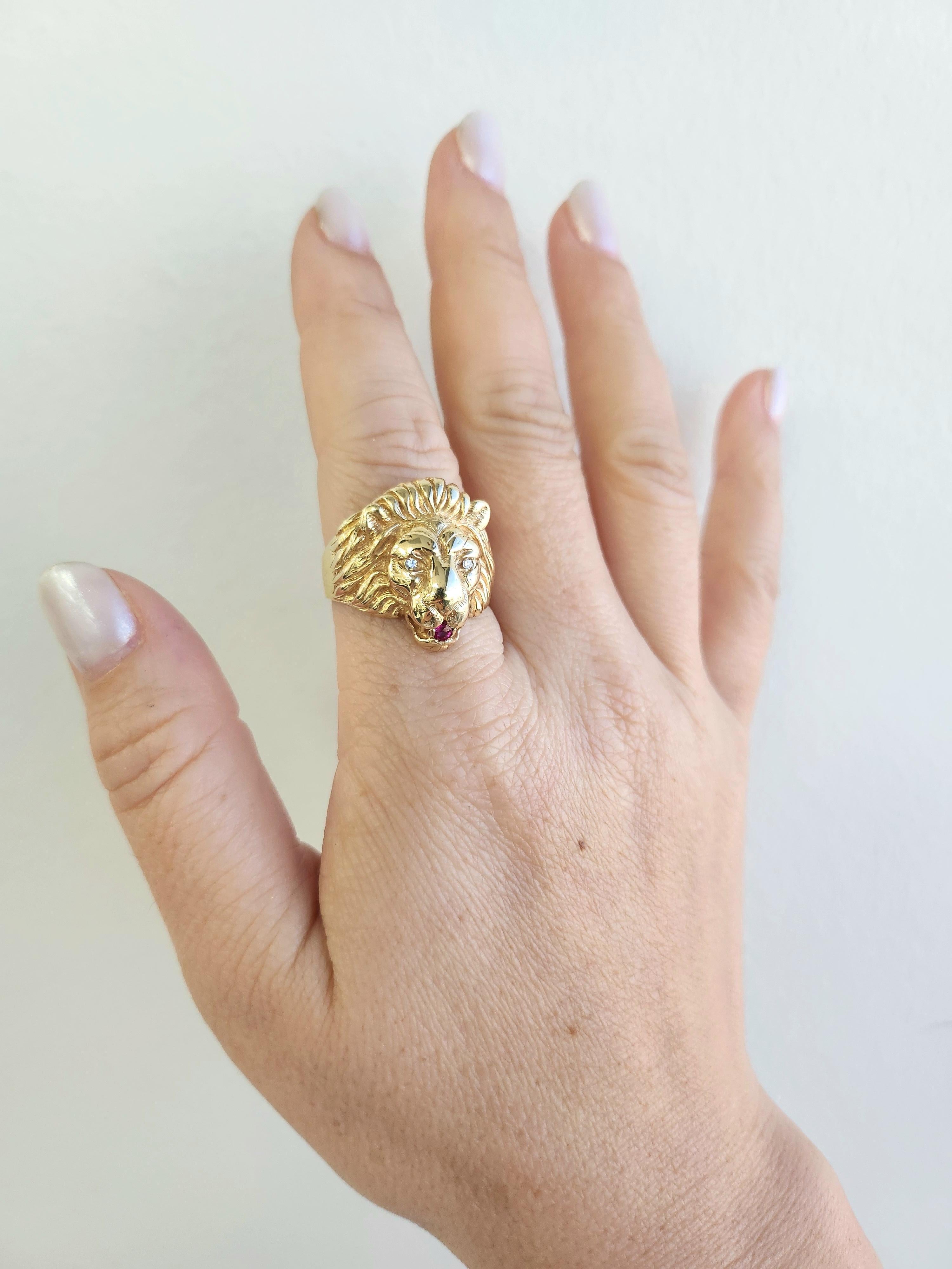 Women's Vintage 14K Gold Lion Head Diamond and Ruby Ring For Sale