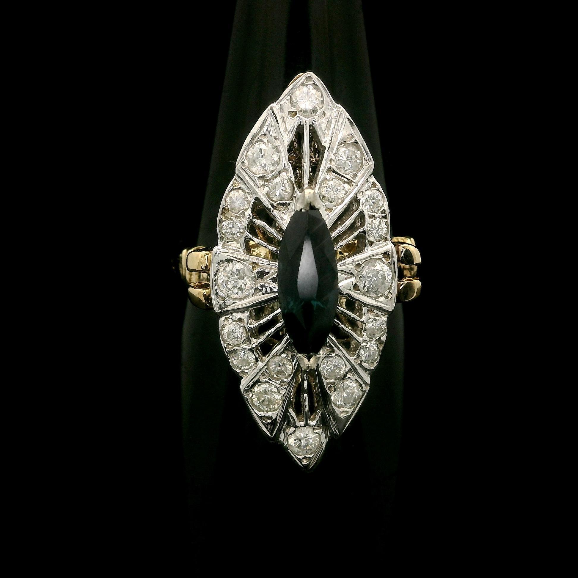 Taglio marquise Anello vintage in oro 14k con zaffiro lungo taglio marquise e diamante navette da 0,50 carati in vendita