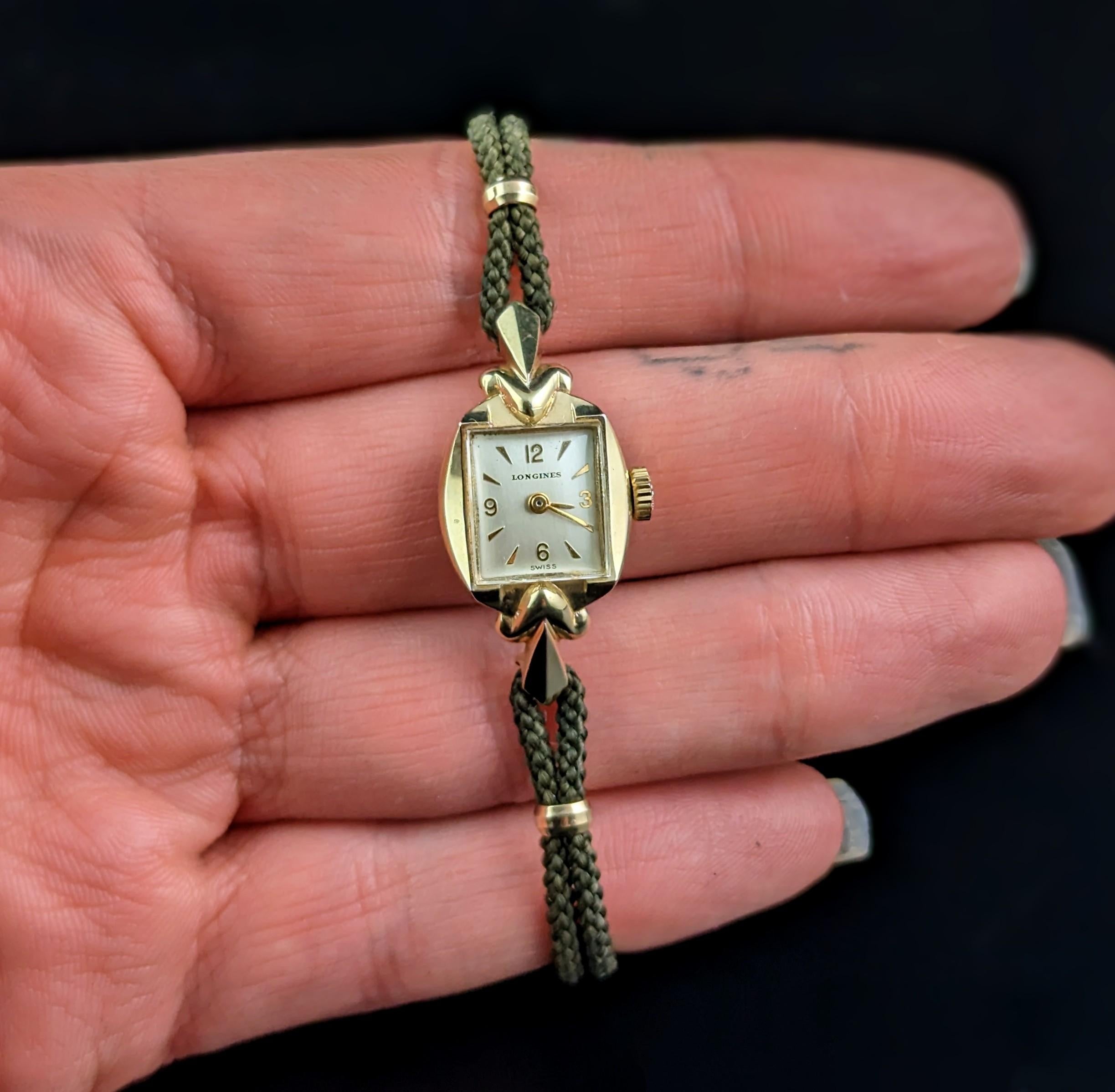 Montre-bracelet vintage pour dames Longines en or 14 carats, emballée  Bon état - En vente à NEWARK, GB