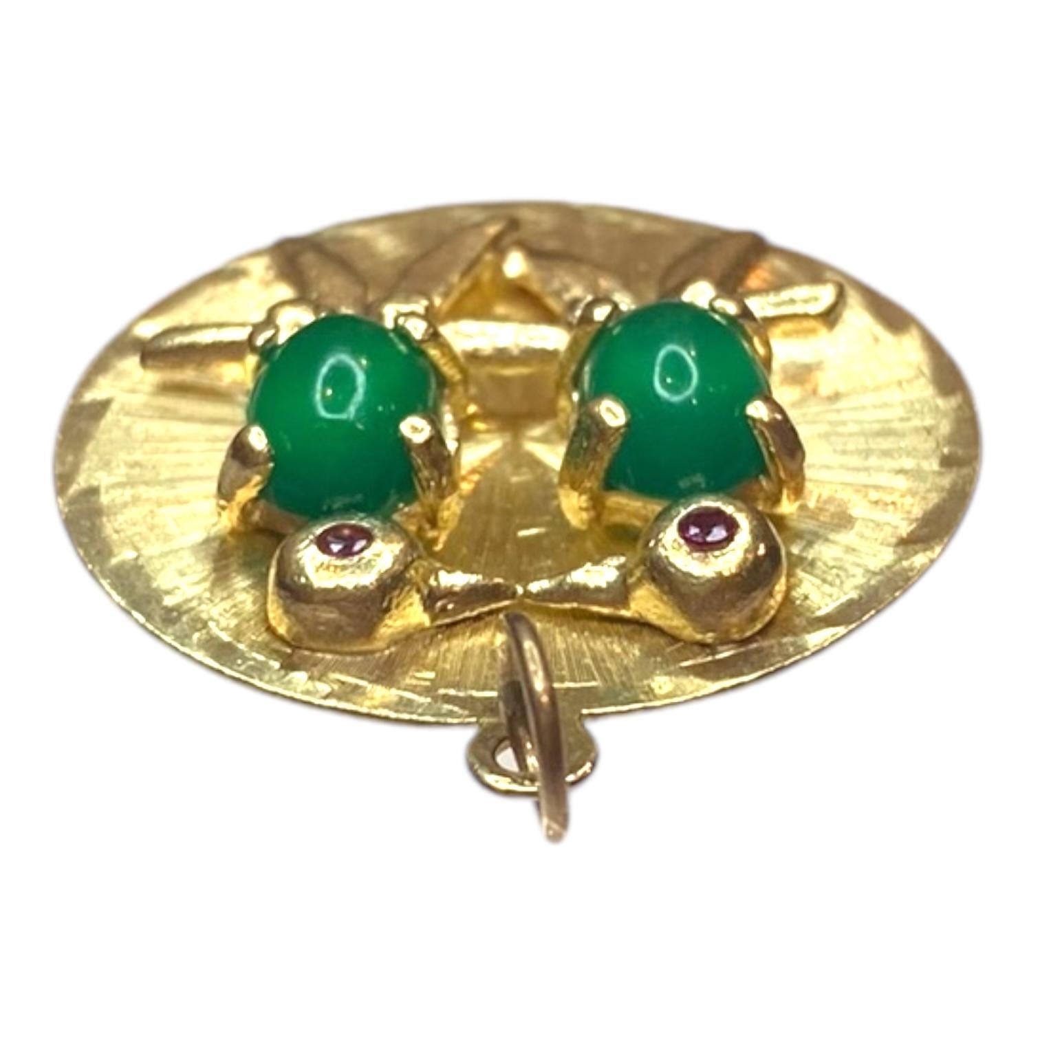 Contemporary Vintage 14K Gold Love Birds Medallion Charm Pendant