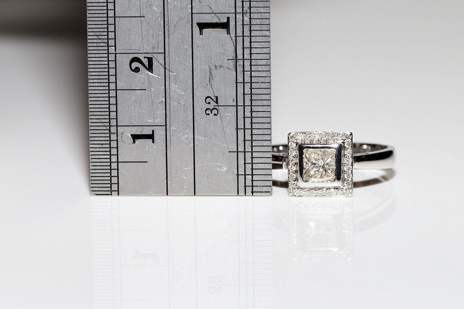 Anello quadrato in oro 14k con diamante principale taglio principessa e diamante laterale taglio brillante in vendita 4