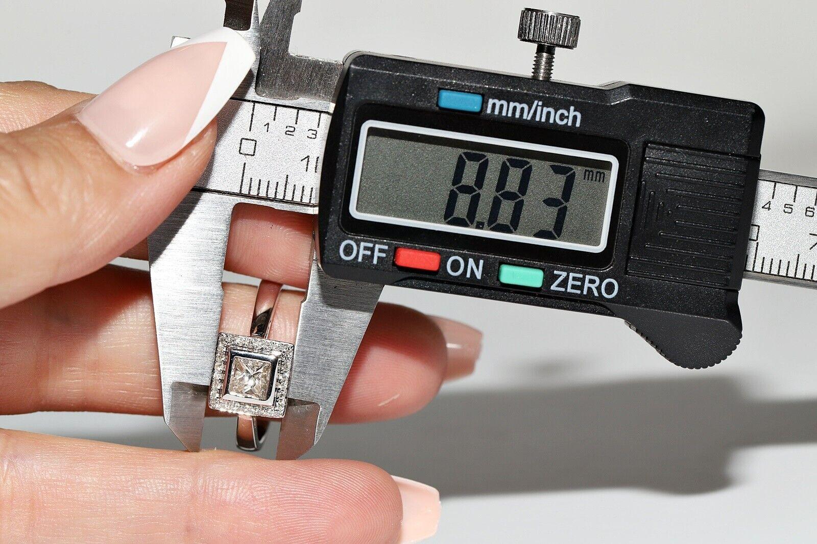 Vintage 14k Gold Main Princesse Cut Side Brilliant Cut Diamond Square Ring en vente 5