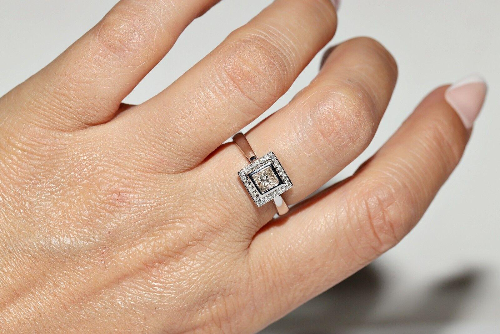Anello quadrato in oro 14k con diamante principale taglio principessa e diamante laterale taglio brillante in vendita 6