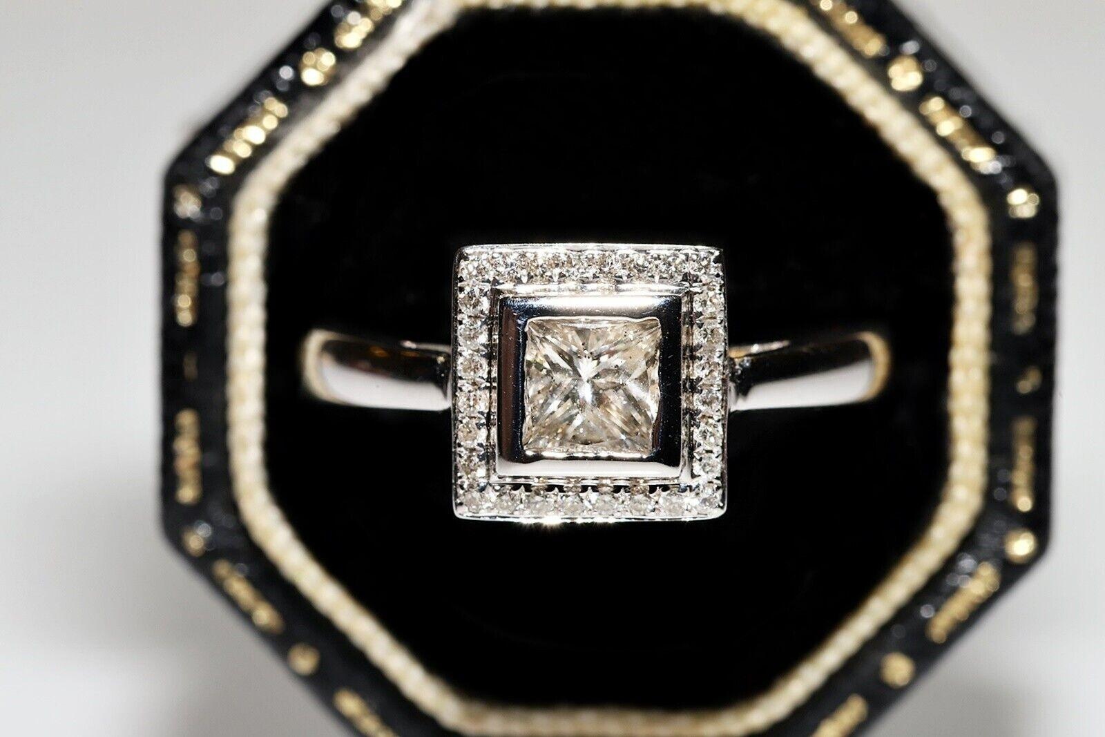 Anello quadrato in oro 14k con diamante principale taglio principessa e diamante laterale taglio brillante in vendita 8