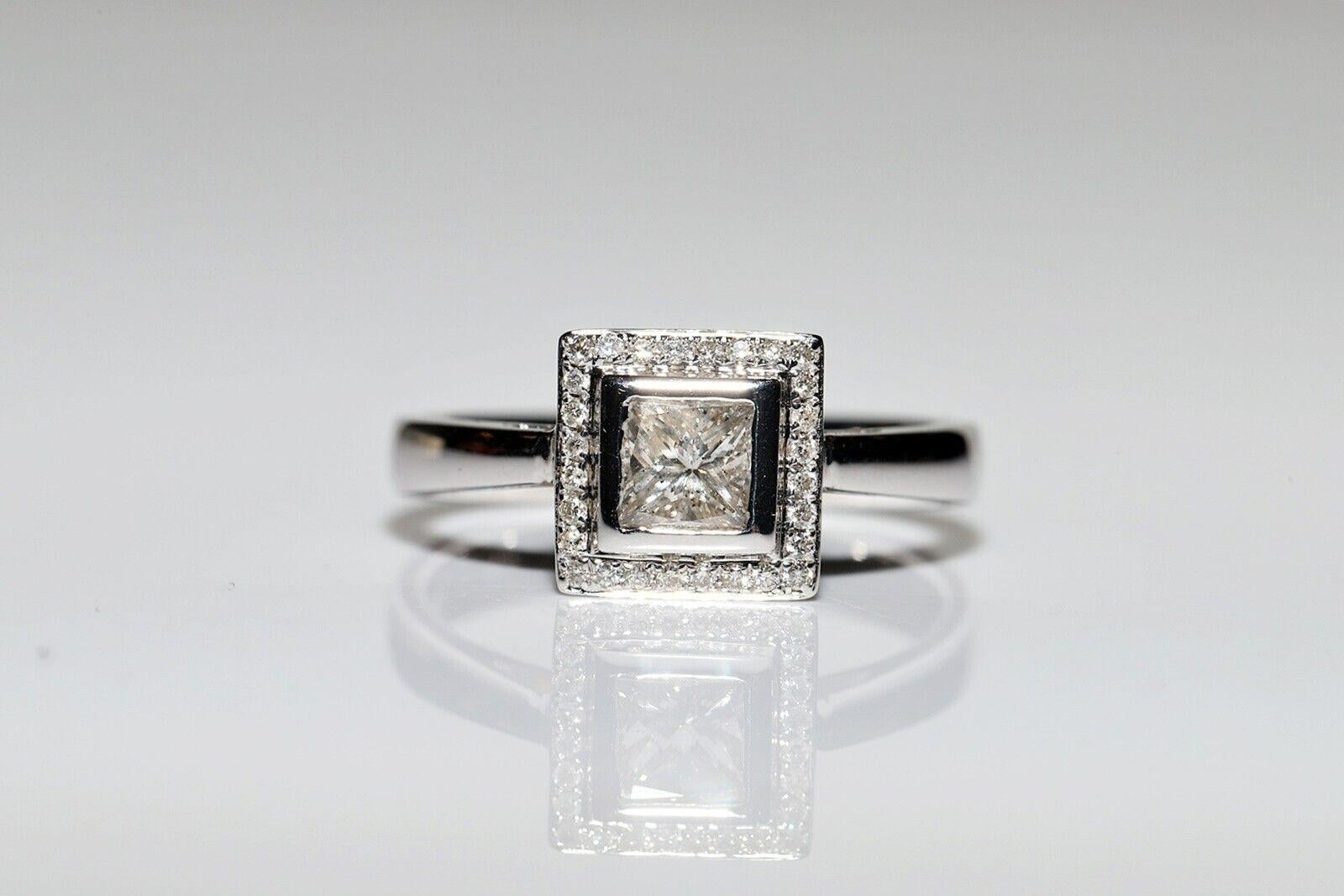 Taglio brillante Anello quadrato in oro 14k con diamante principale taglio principessa e diamante laterale taglio brillante in vendita