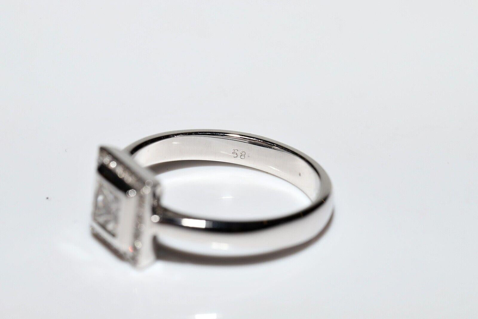 Anello quadrato in oro 14k con diamante principale taglio principessa e diamante laterale taglio brillante in vendita 3