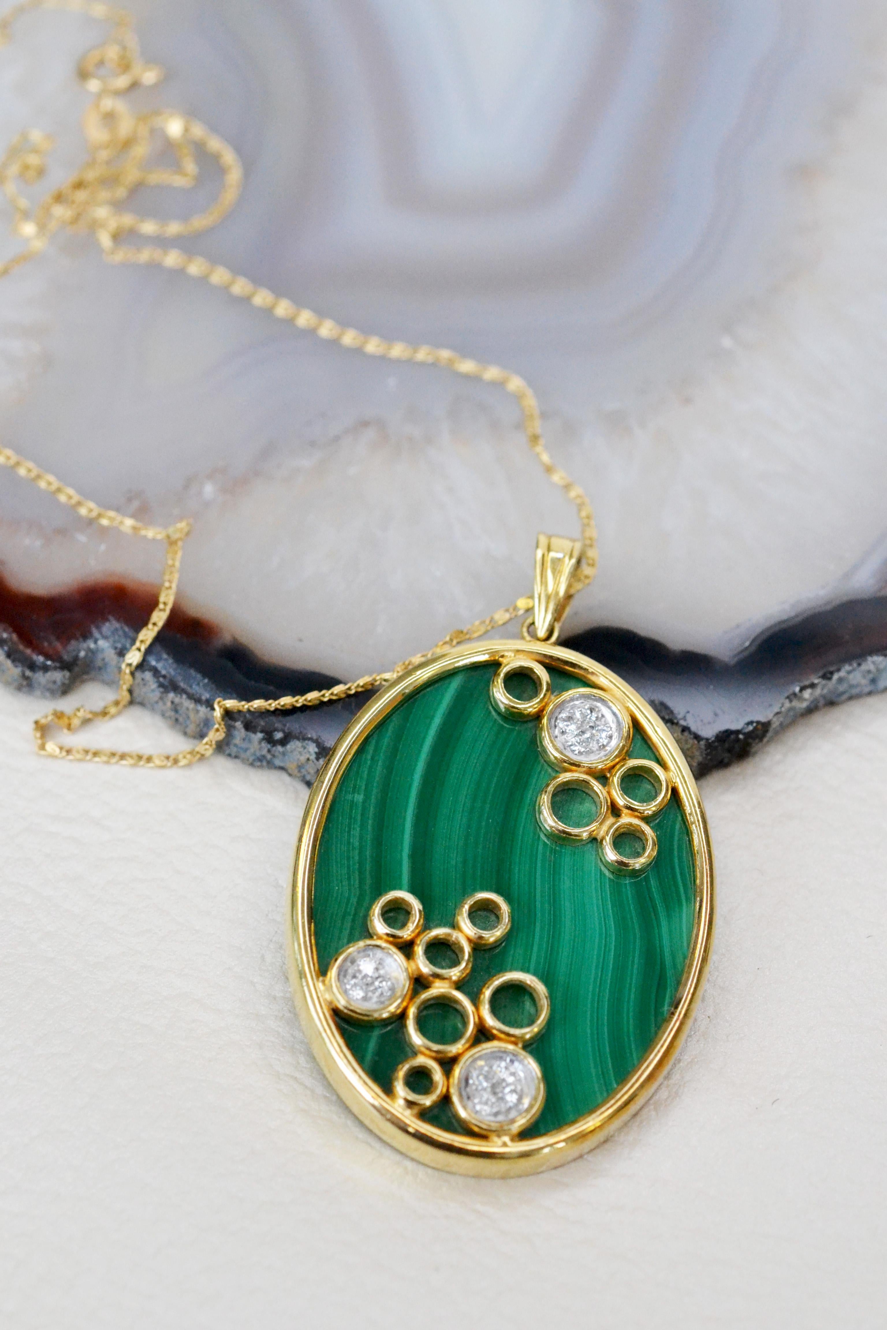 Vintage 14k Gold Malachite and Diamond Pendant In Good Condition For Sale In London, GB