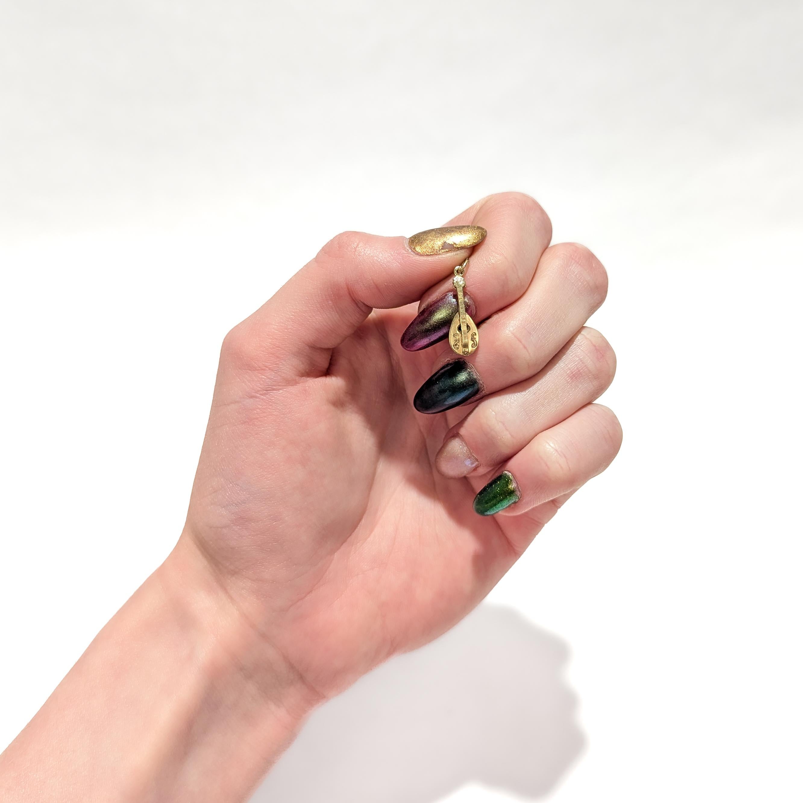 Rétro Breloque de mandoline vintage en or 14K pour un bracelet en vente