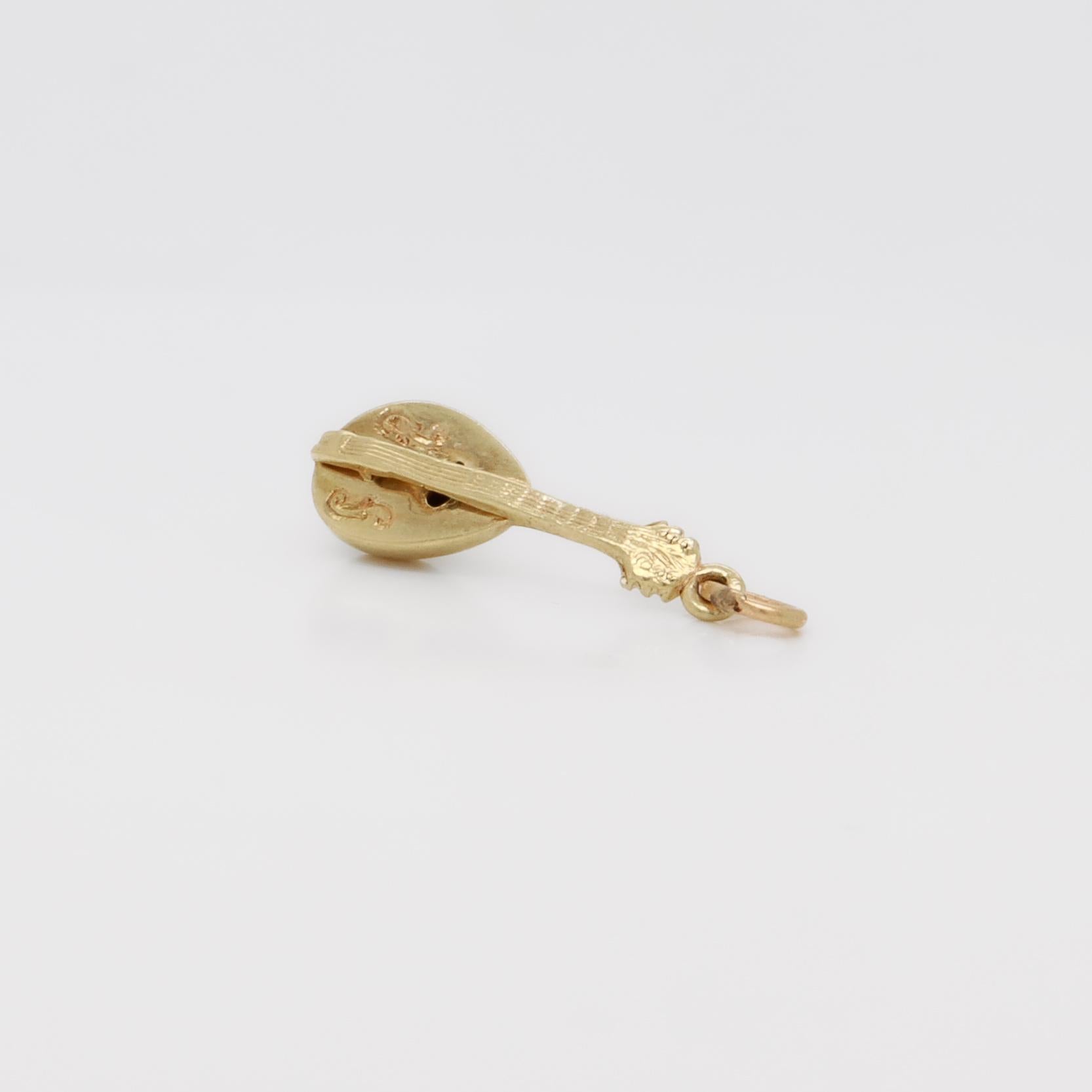 Breloque de mandoline vintage en or 14K pour un bracelet en vente 2