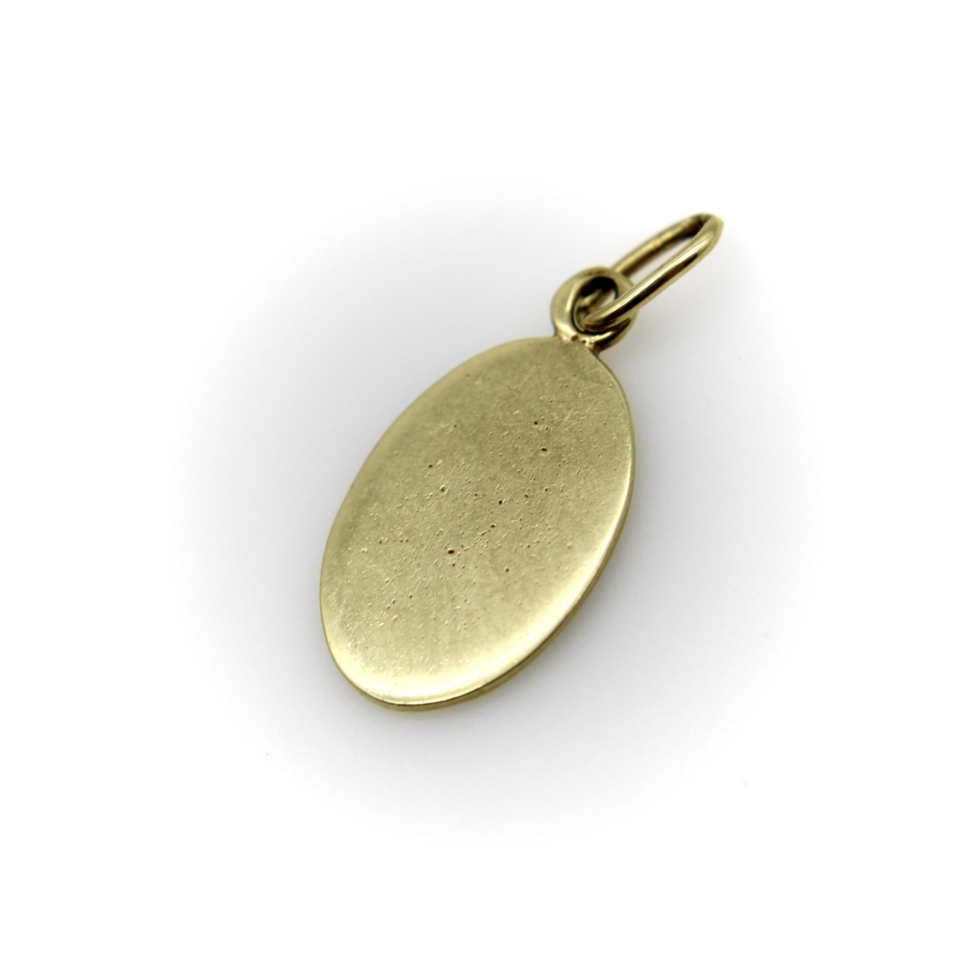 Pendentif vintage en or 14K Marie Mère de Dieu Unisexe en vente