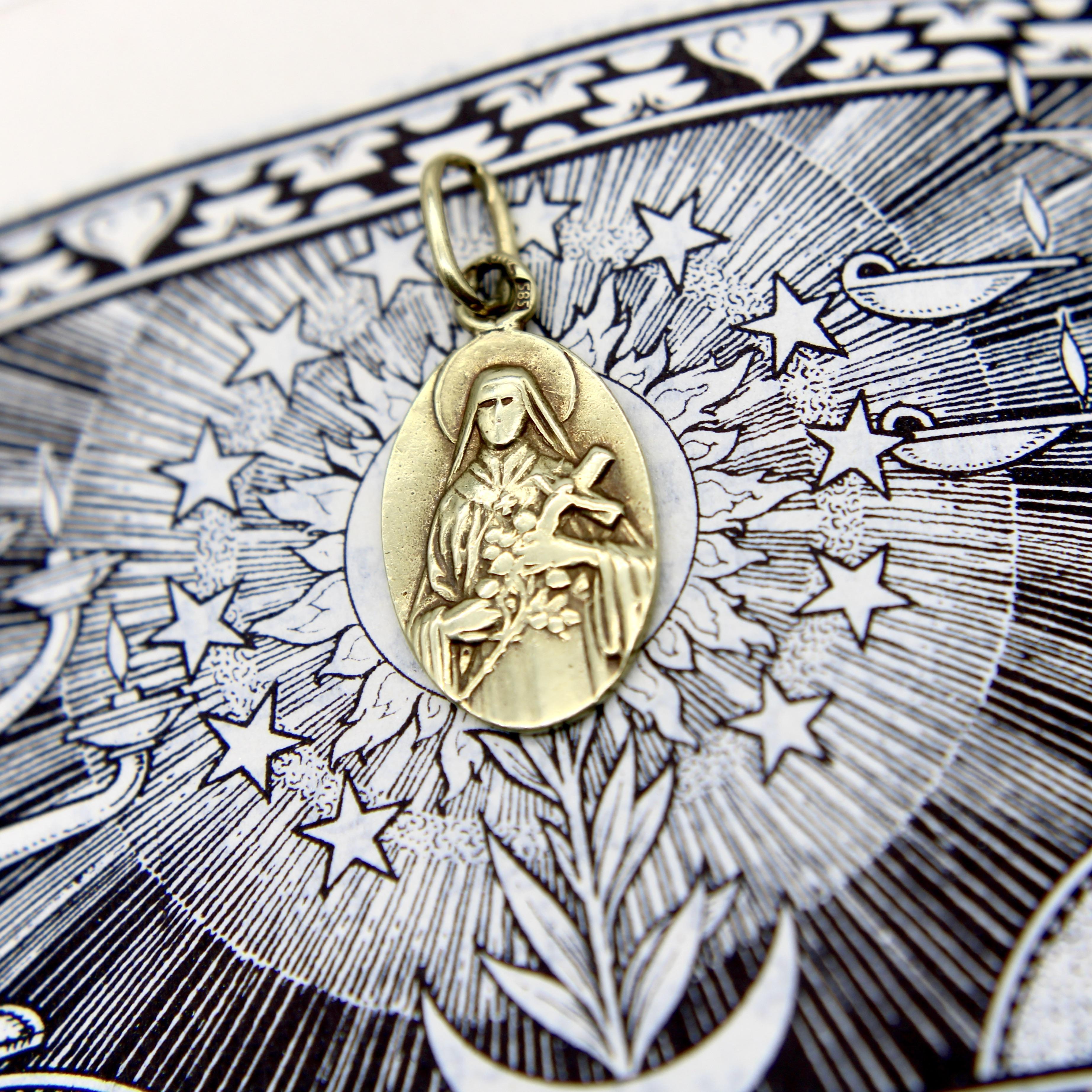 Pendentif vintage en or 14K Marie Mère de Dieu en vente 1