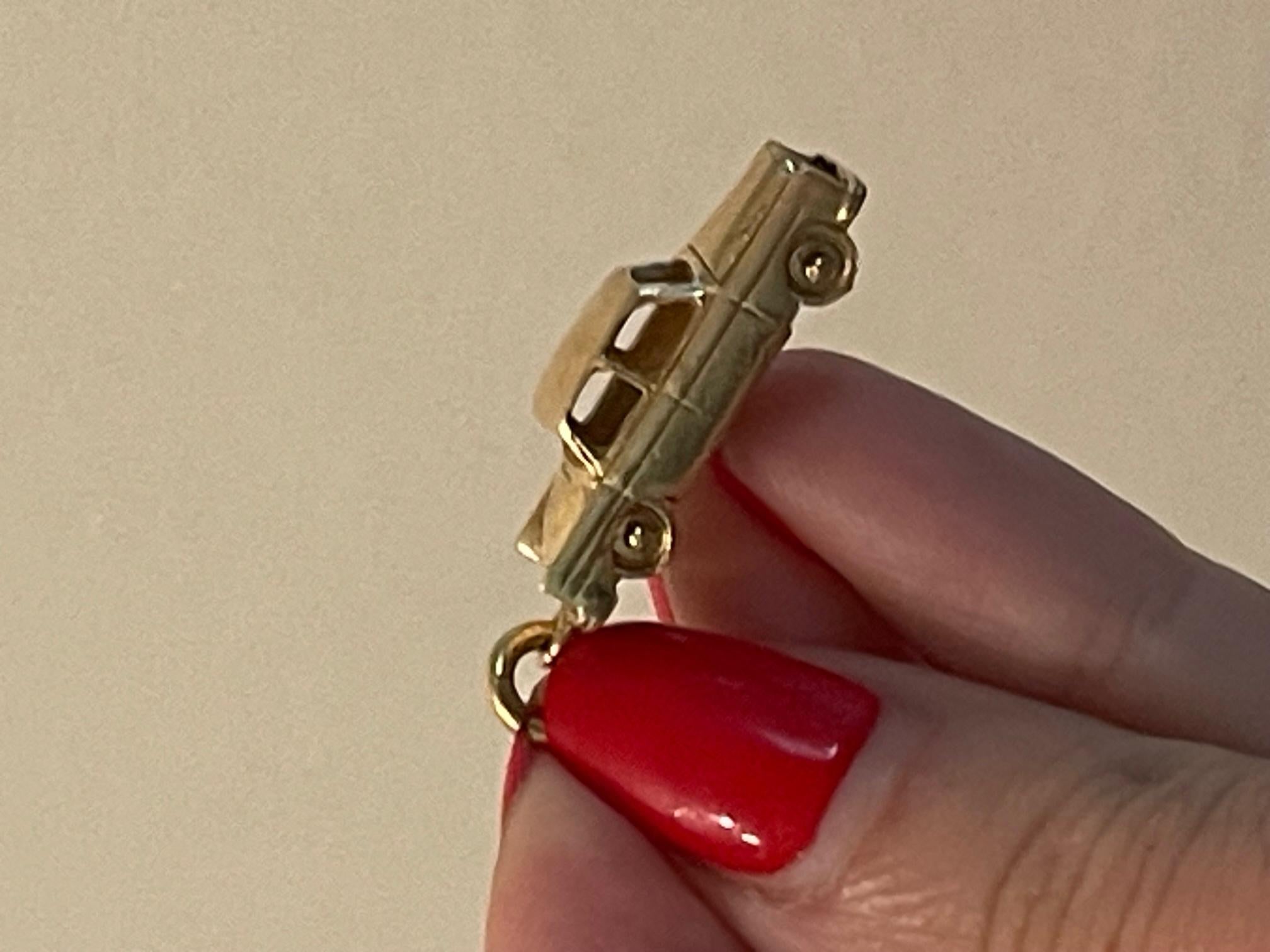Vintage 14k Gold Mercedes Car Charm In Good Condition For Sale In New York, NY