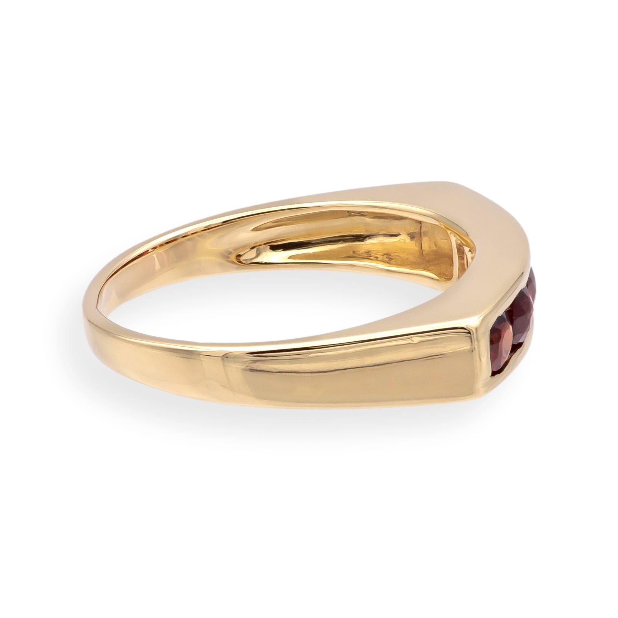 Bague vintage en or 14 carats à cinq pierres, signée, datant des années 1960 Bon état - En vente à New York, NY