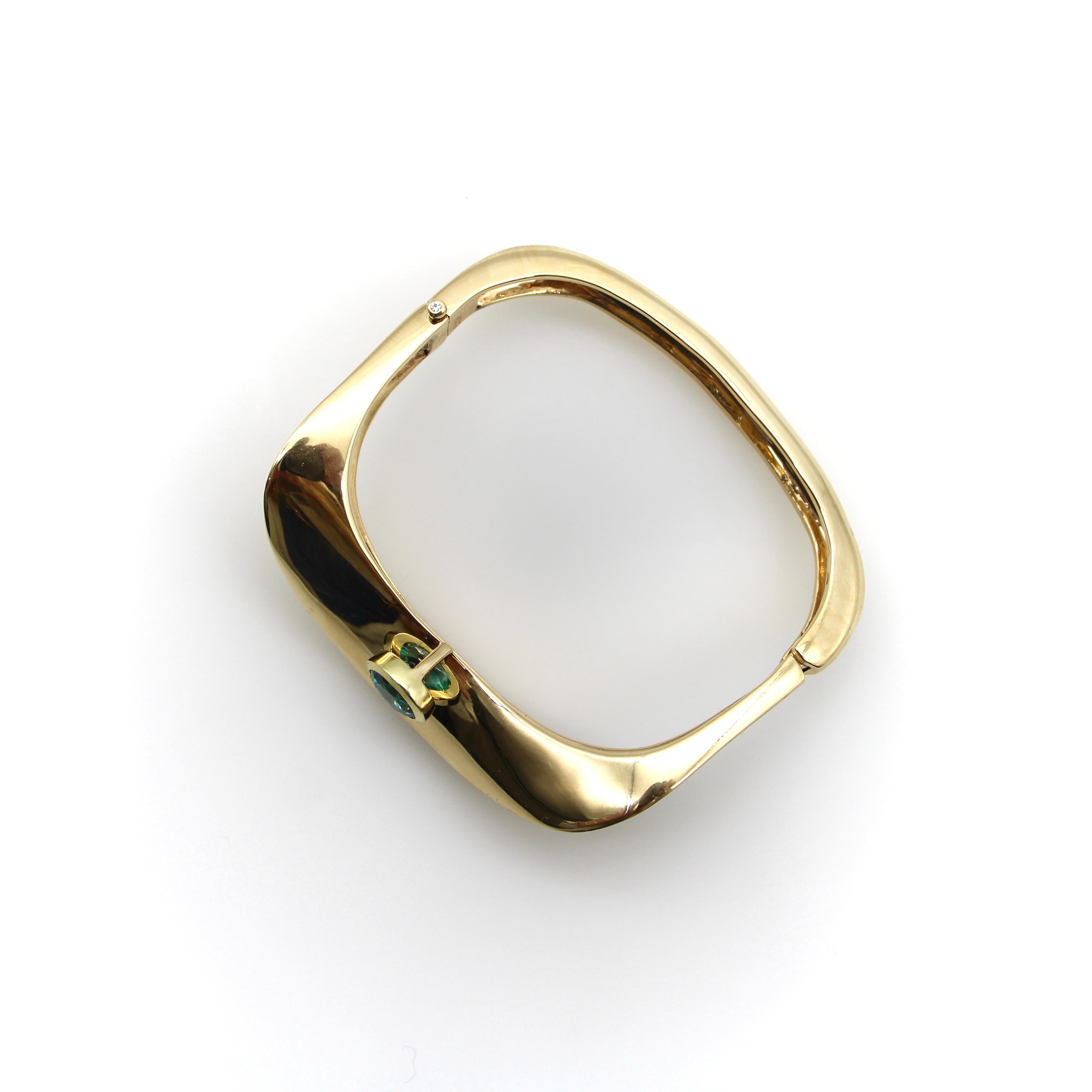 Bracelet moderne vintage en or 14 carats avec zircon bleu Unisexe en vente