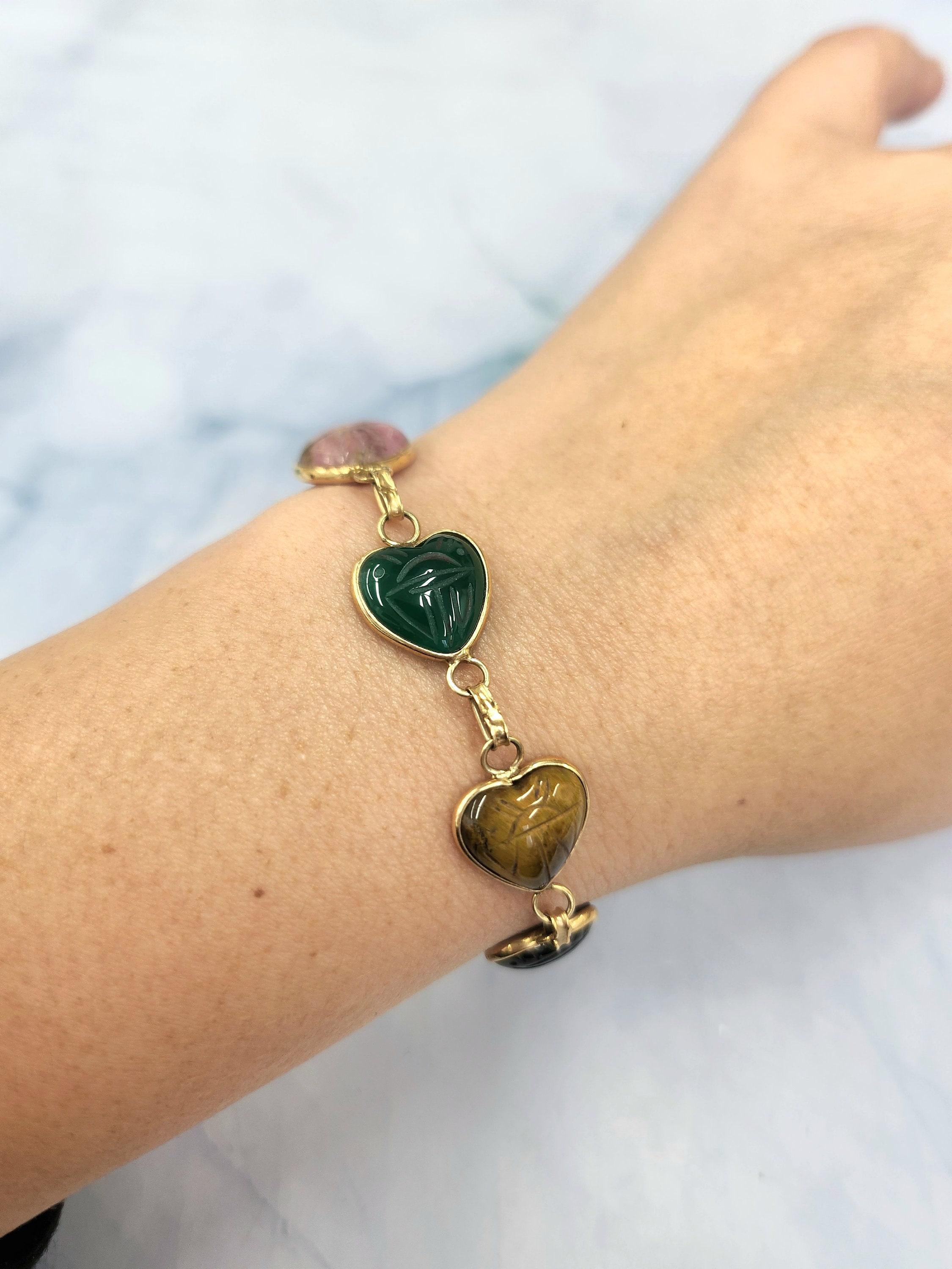Heart Cut Vintage 14k Gold Multi-Gemstone Scarab Heart Bracelet - Onyx, Carnelian For Sale