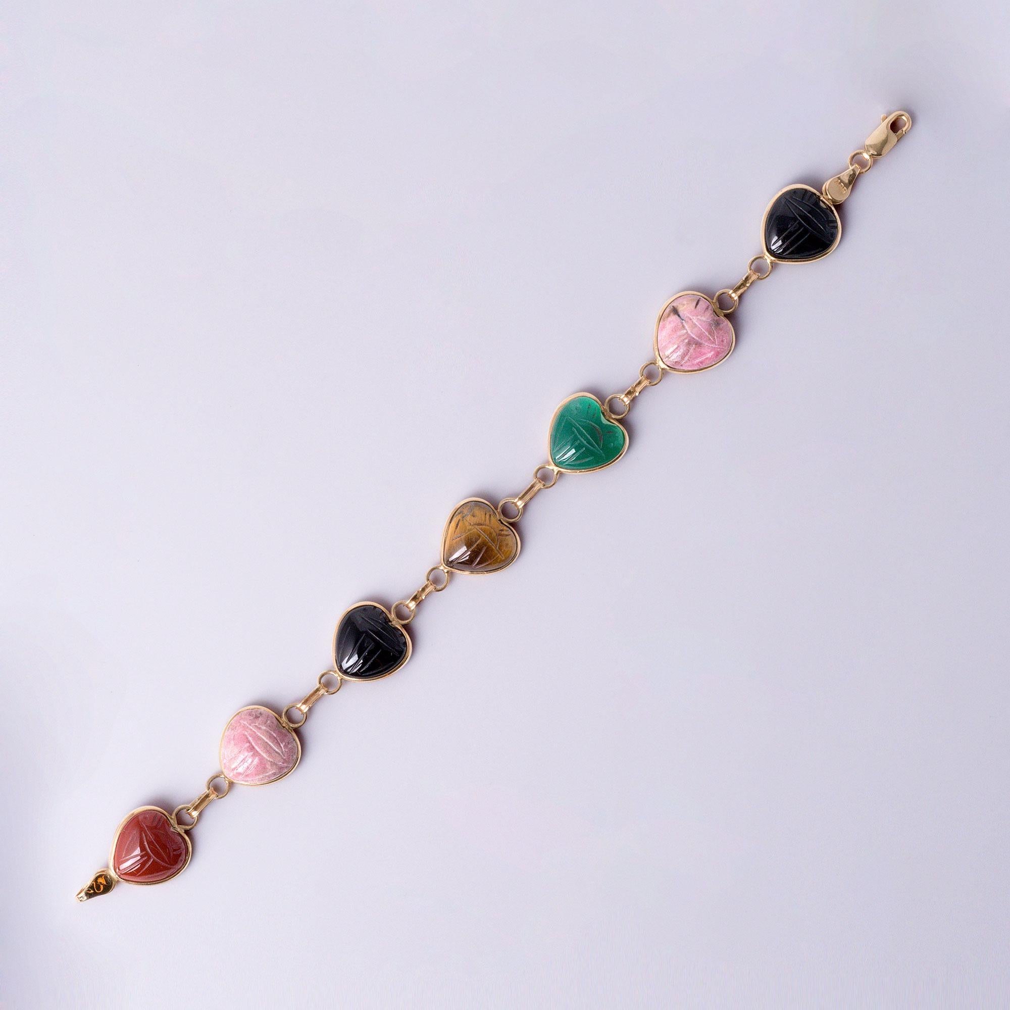 Vintage 14k Gold Multi-Gemstone Scarab Heart Bracelet - Onyx, Carnelian For Sale 1