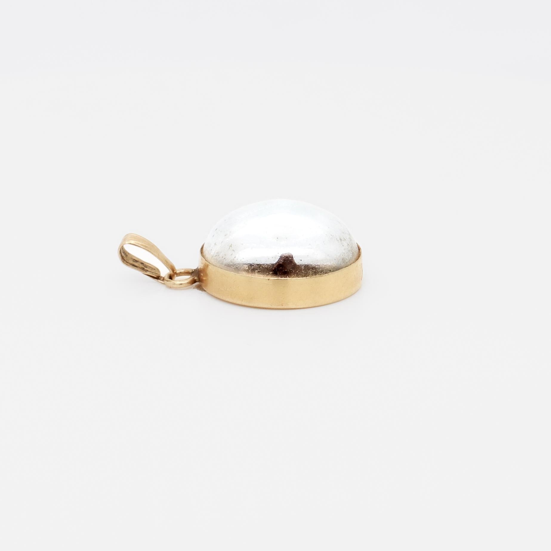 Charm religioso in oro 14K vintage con semi di senape per un braccialetto in vendita 3