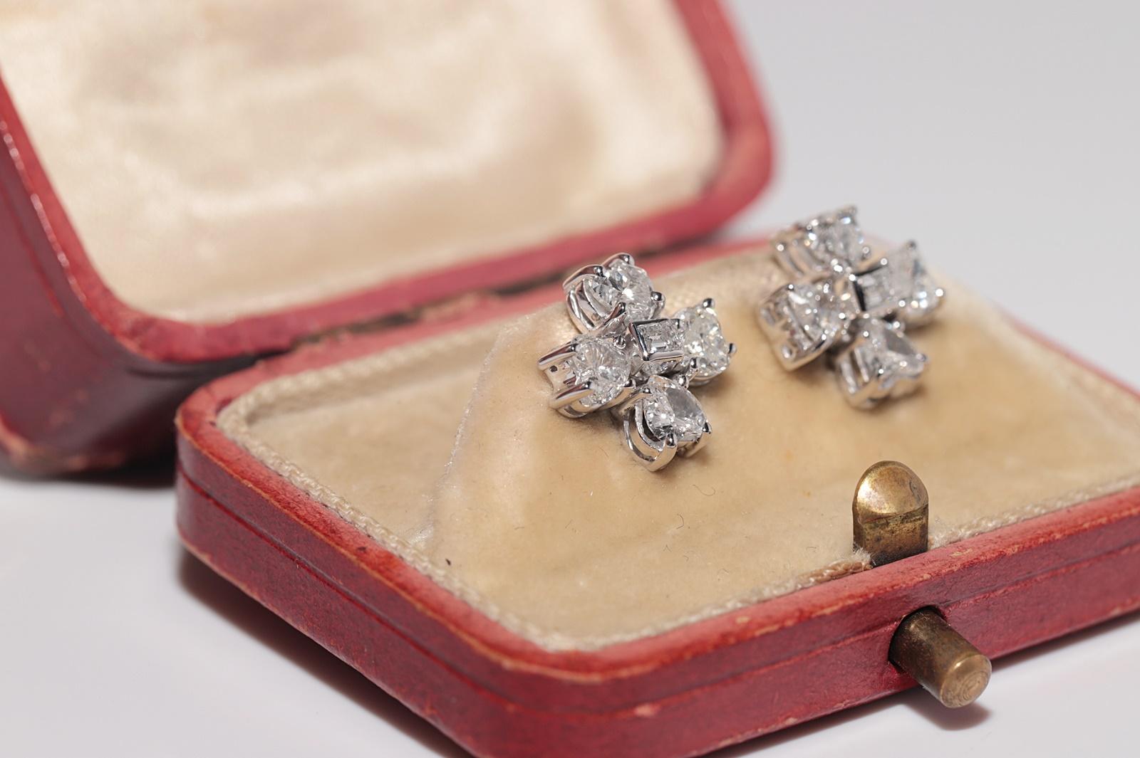 In sehr gutem Zustand.
Das Gesamtgewicht beträgt 3.1 Gramm.
Das Gesamtgewicht beträgt 1 ct.
Der Diamant hat die Farbe G-H und die Reinheit vs1-s1.
Die Schachtel ist nicht enthalten.
Bitte kontaktieren Sie uns bei Fragen.