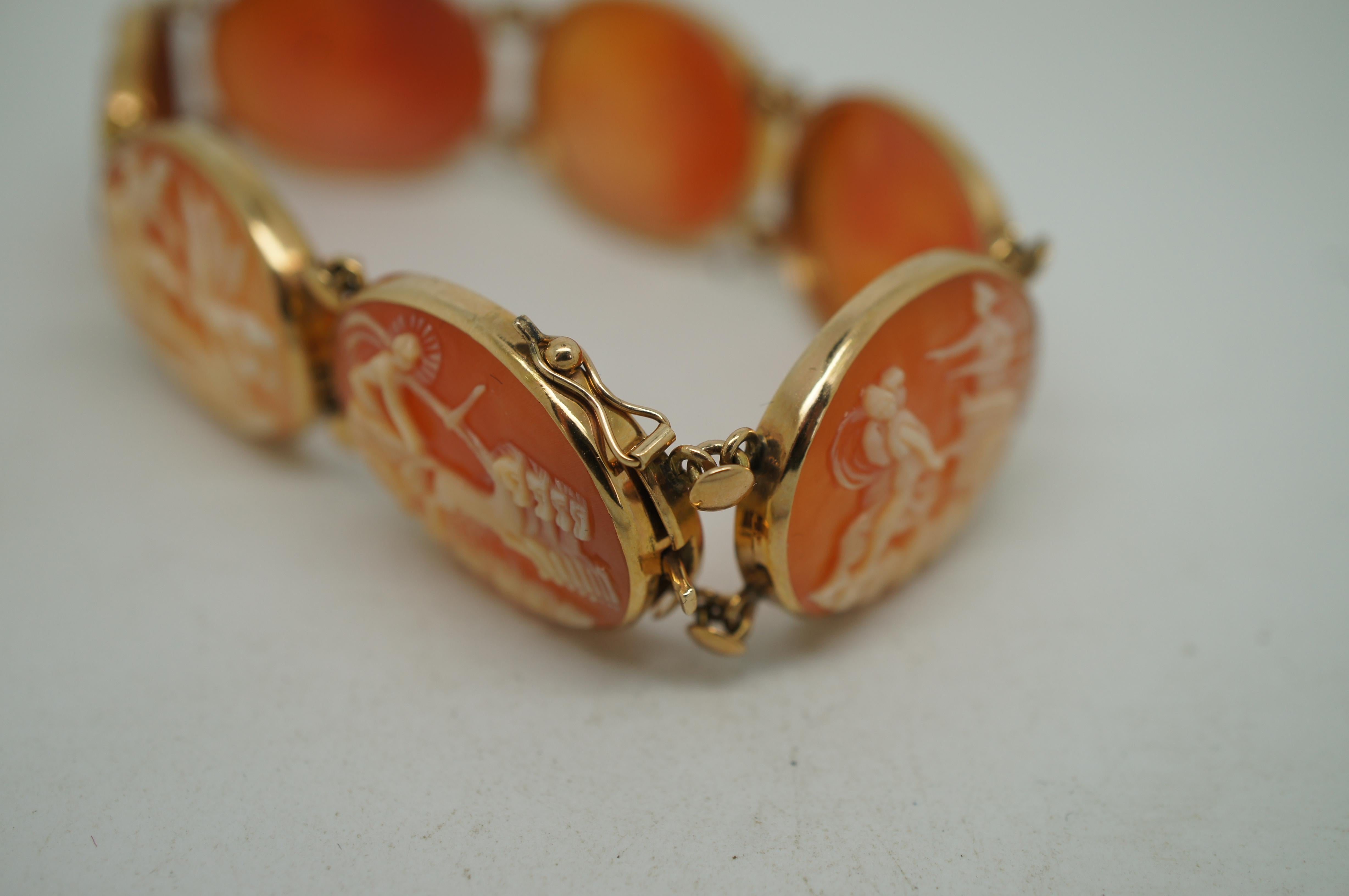 Vintage 14K Gold Neoclassical Cameo Shell Bracelet Roman Chariots Gods 7.5 In Good Condition In Dayton, OH