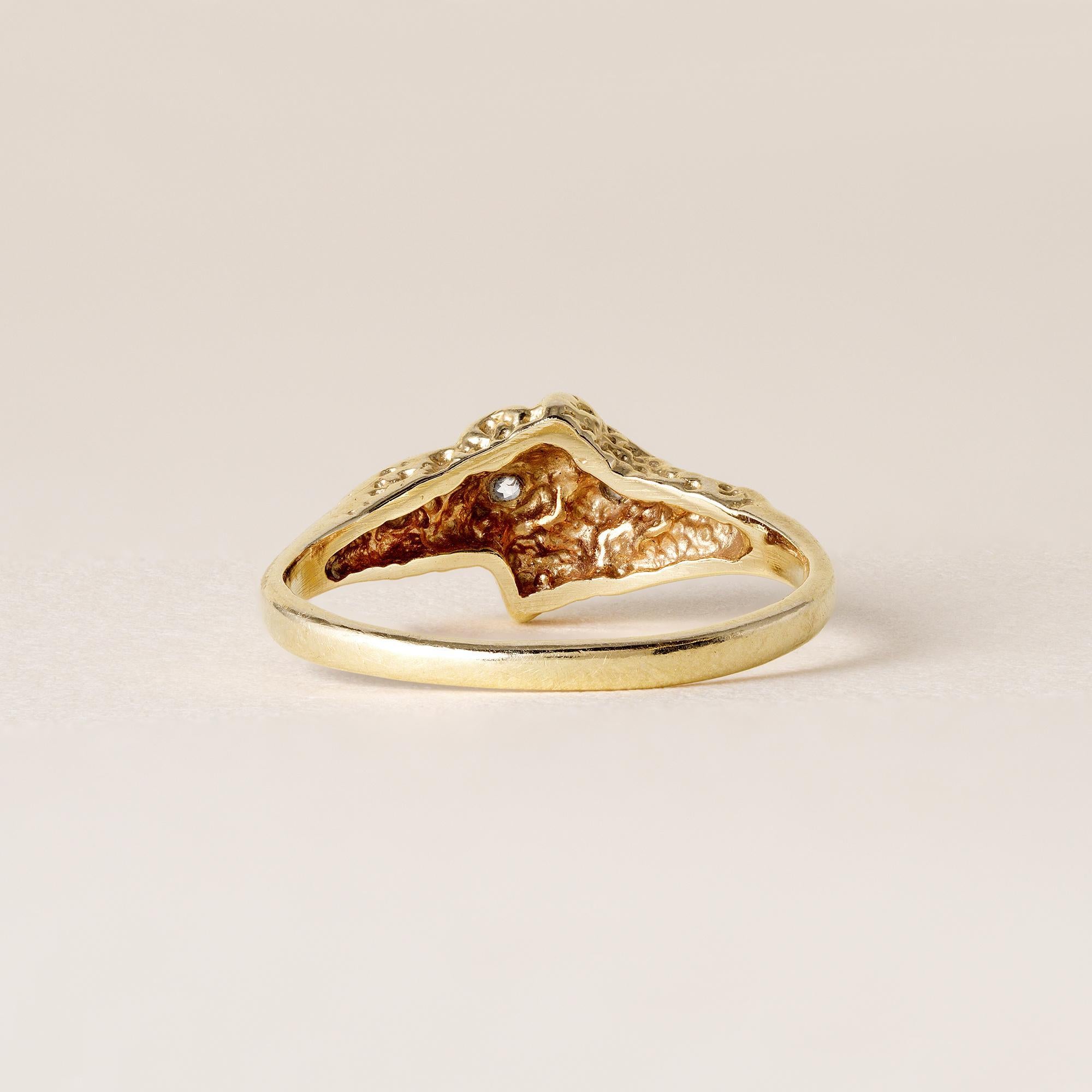 Vintage 14K Gold Nugget Style Diamond Ring In Good Condition For Sale In Los Angeles, CA