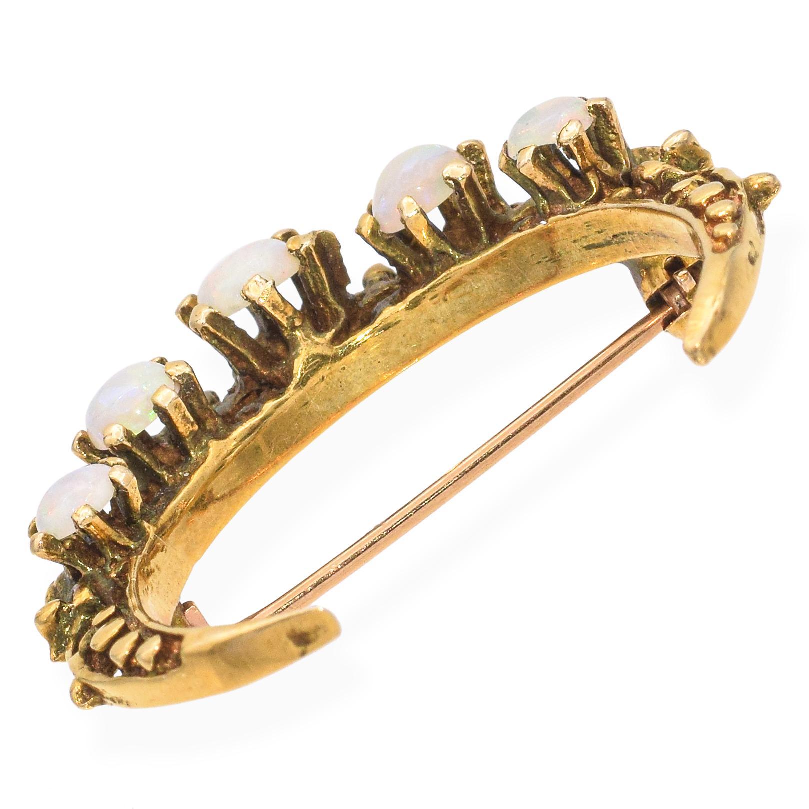 Crescent Moon-Brosche, 14 Karat Gold, Opal, Halbmond im Zustand „Gut“ im Angebot in New York, NY