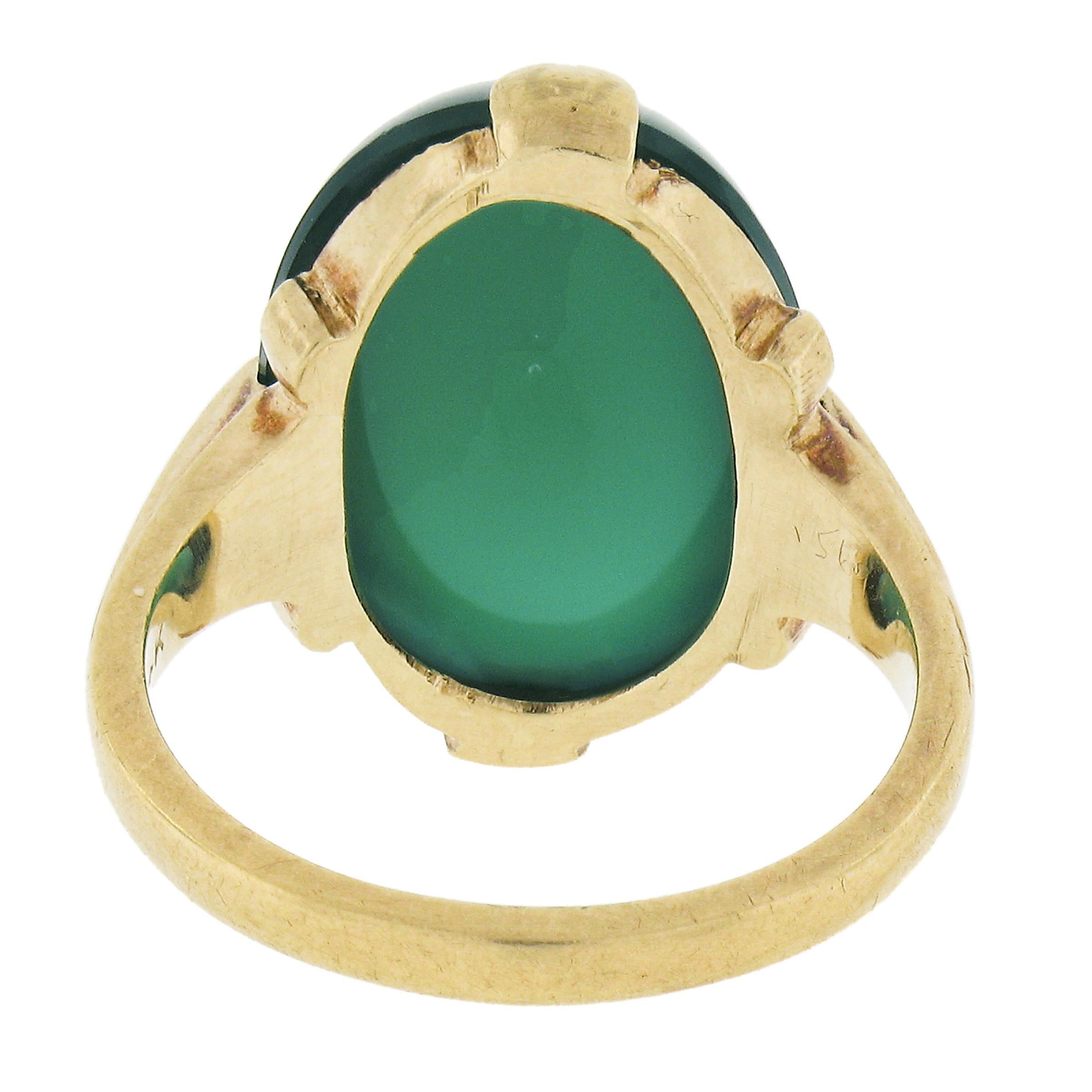 Vintage 14K Gold Oval Cabochon Cut Panel Prong Set Chrysoprase Solitaire Ring For Sale 3