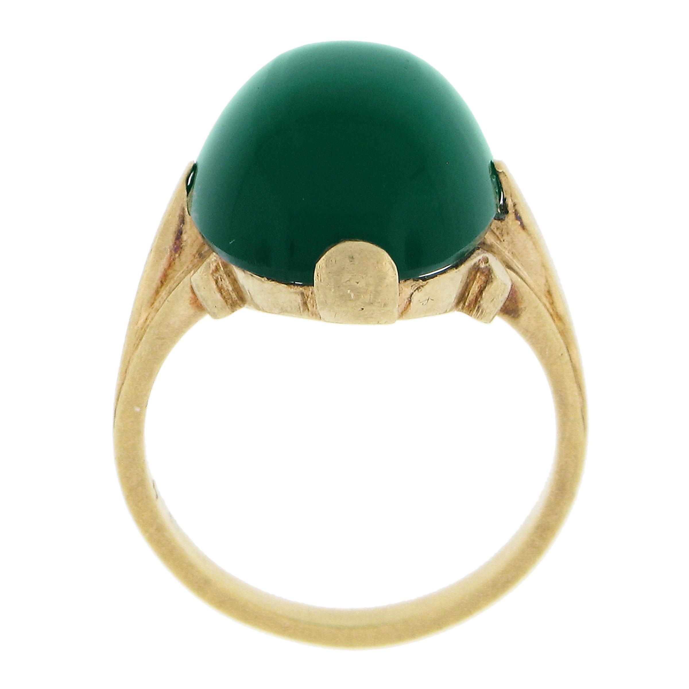 Vintage 14K Gold Oval Cabochon Cut Panel Prong Set Chrysoprase Solitaire Ring For Sale 4