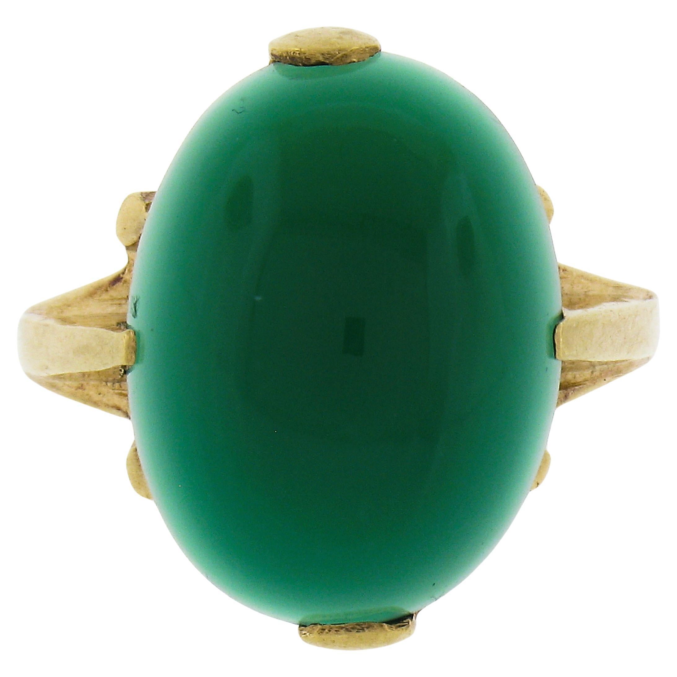 Vintage 14K Gold Oval Cabochon Cut Panel Prong Set Chrysoprase Solitaire Ring For Sale