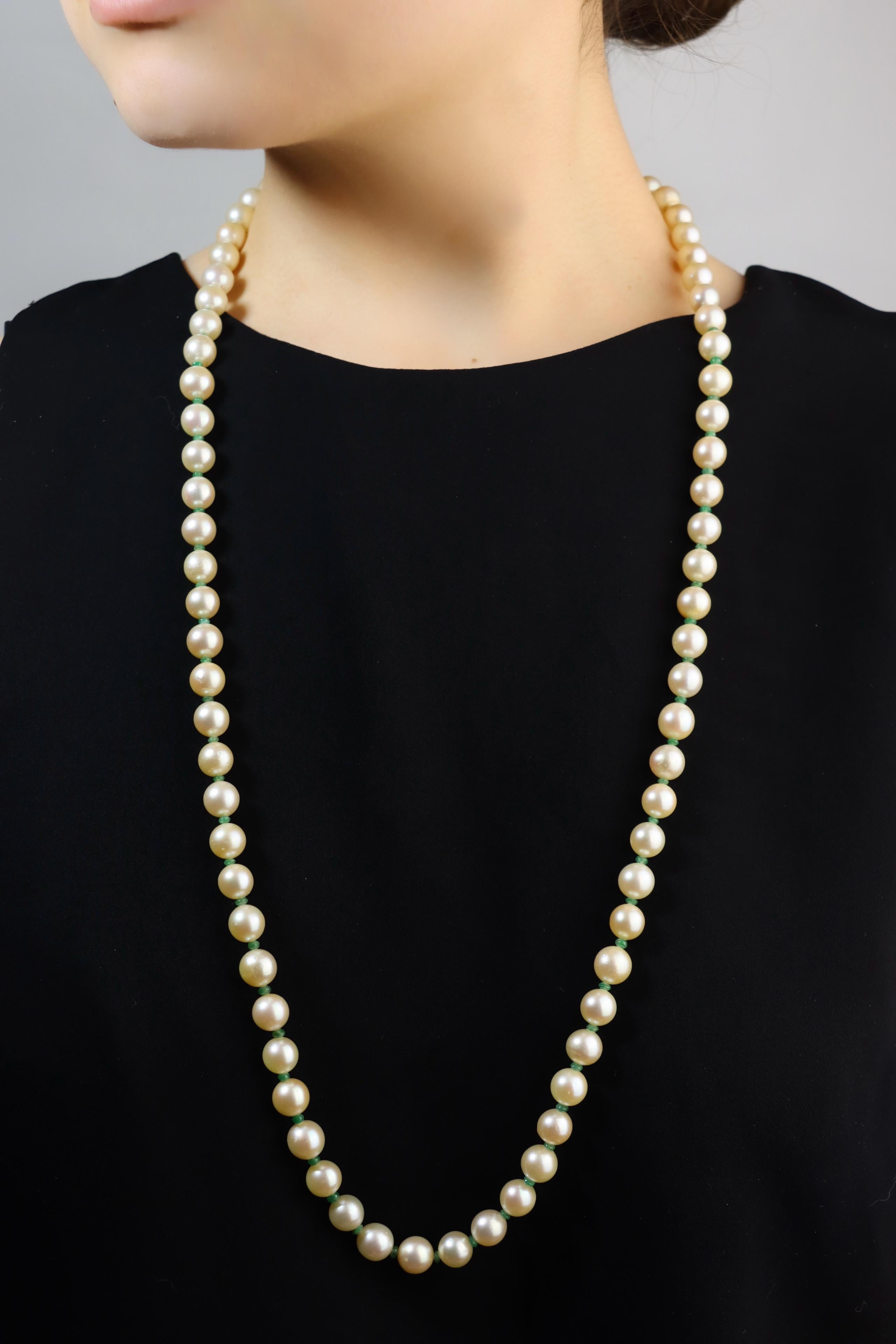 Vintage 14K Gold Pearl Long Necklace

Approximate Dimensions:
80 cm (Length) 
8.47 mm - 9.12 mm (Pearl)
74.6 grams in weight