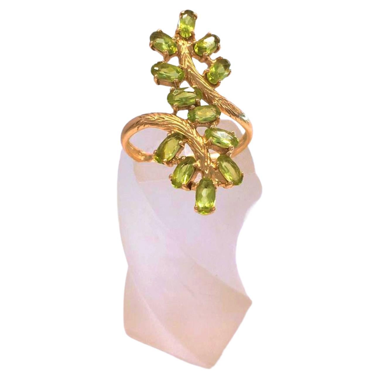 Women's Vintage Peridot Gold Ring For Sale