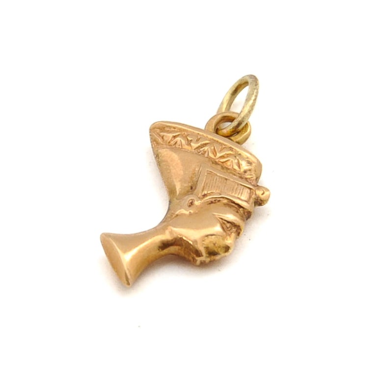 Pharaoh Nefertiti 18 Karat Gold Bust Charm Pendant For Sale at 1stDibs