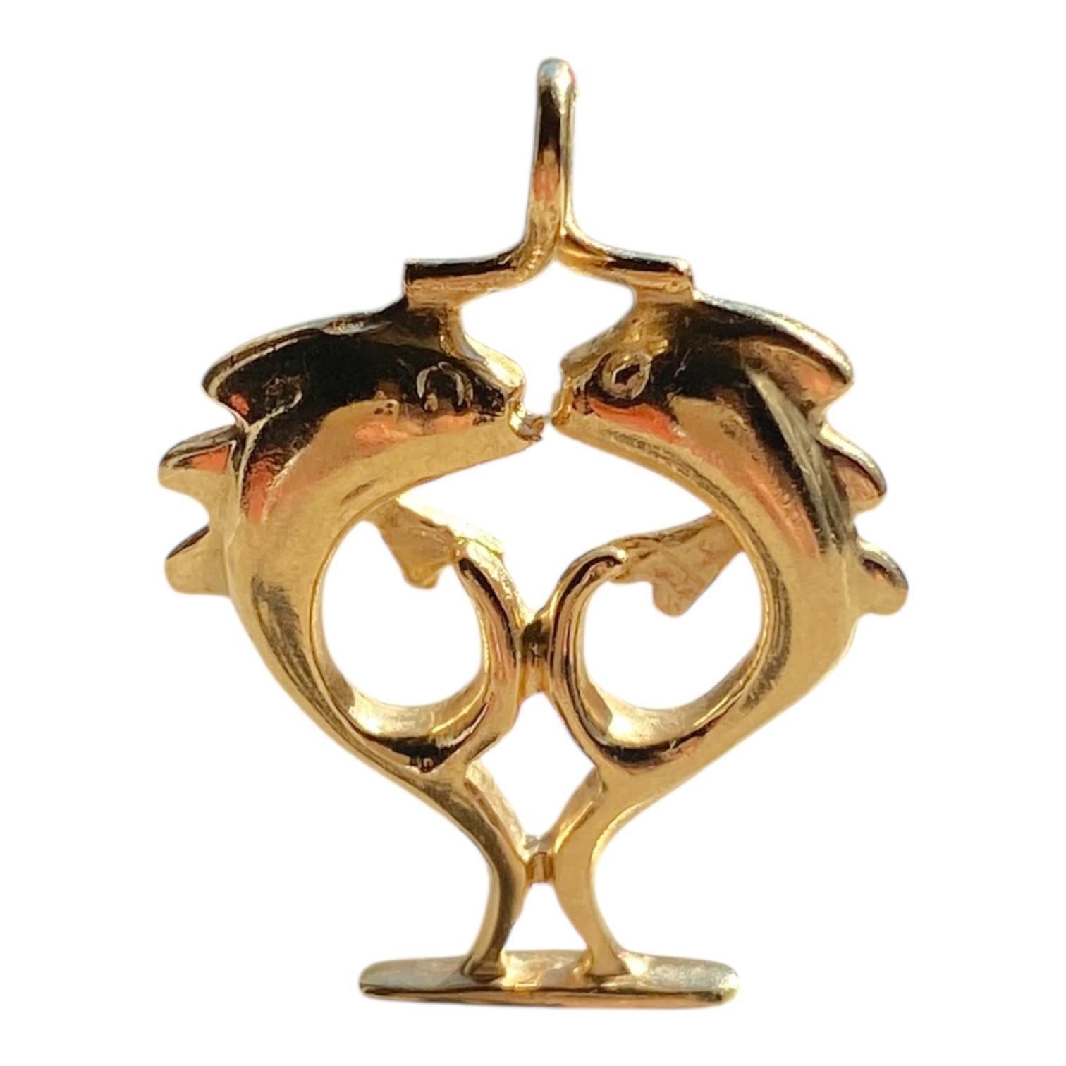 Vintage 14K Gold Pieces Zodiac Charm Pendant In Good Condition For Sale In Henderson, NV