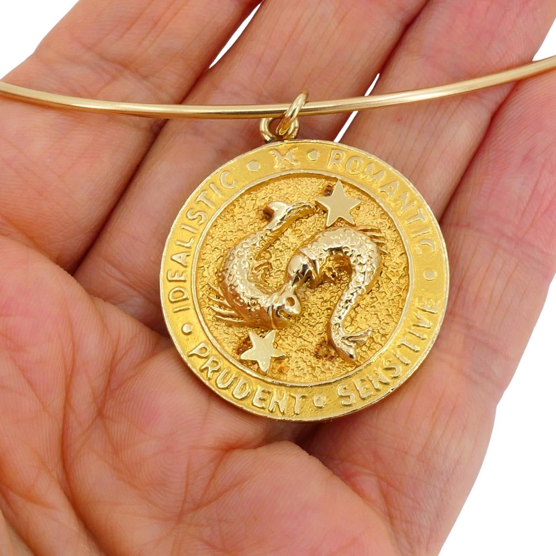 Vintage 14k Gold Fische Charme Anhänger Draht Halskette circa 1950er Jahre im Angebot 4