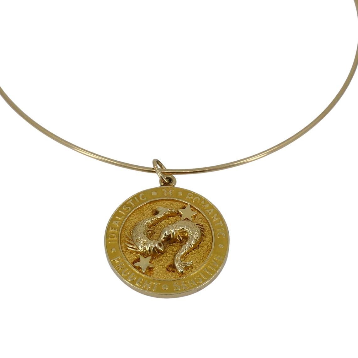 Vintage 14k Gold Fische Charme Anhänger Draht Halskette circa 1950er Jahre im Angebot 5