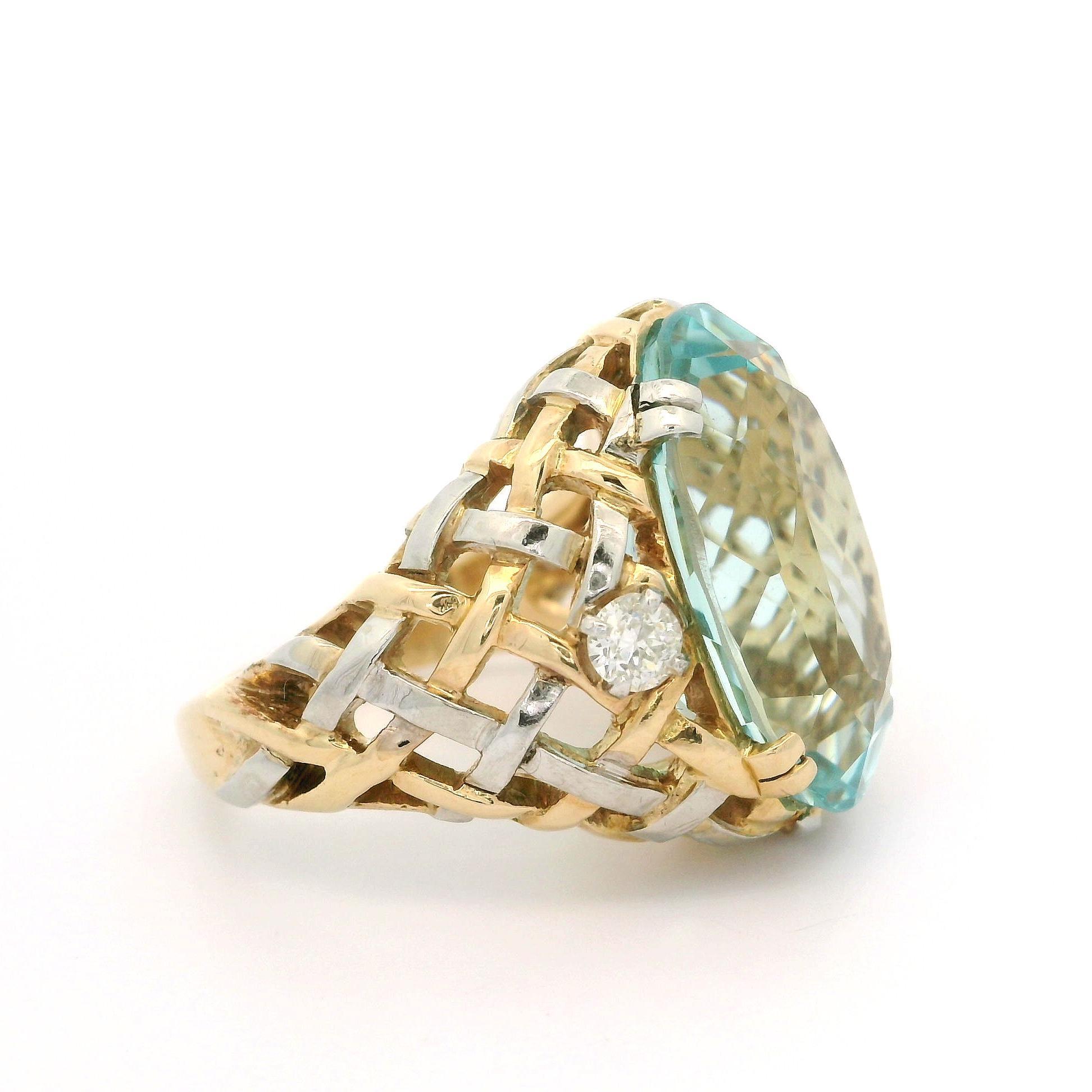 Anello d'epoca in oro 14k e platino GIA 19,47ctw con acquamarina ovale e diamanti antichi in vendita 5
