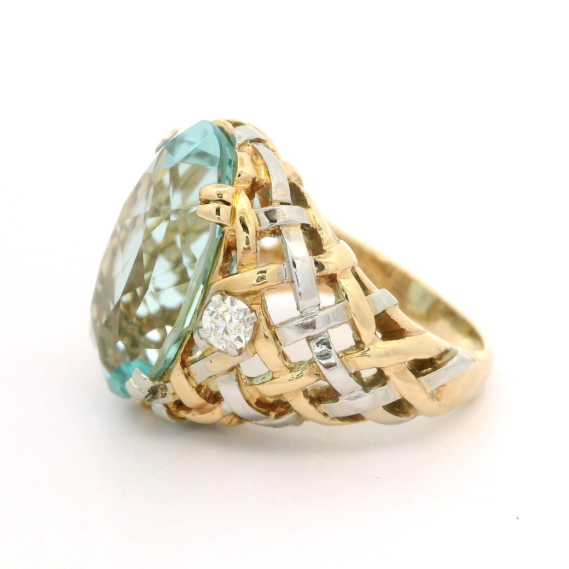Anello d'epoca in oro 14k e platino GIA 19,47ctw con acquamarina ovale e diamanti antichi in vendita 8
