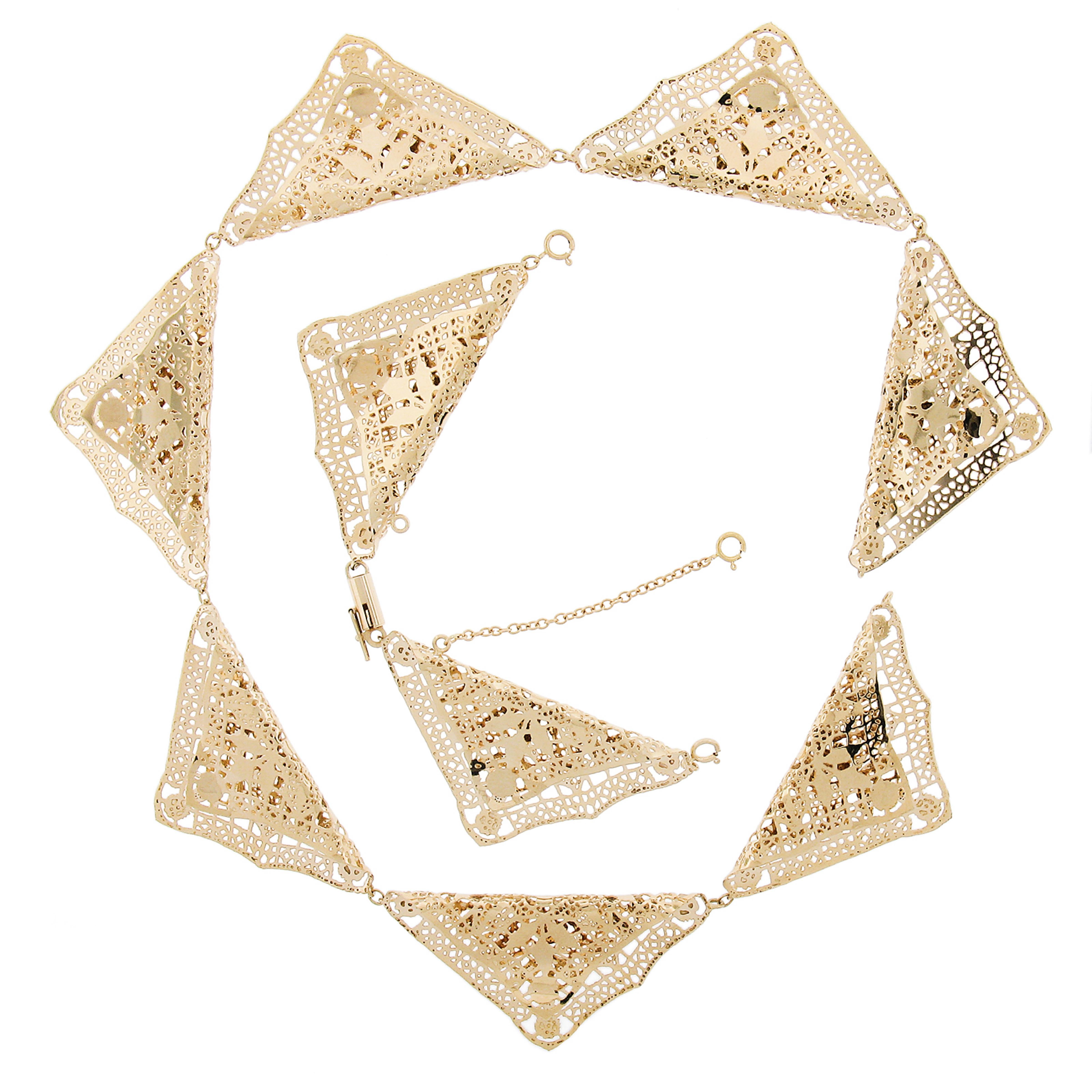 Vintage 14K Gold Polished Lacy Filigree Folded Triangular Shape Chain Necklace In Excellent Condition For Sale In Montclair, NJ