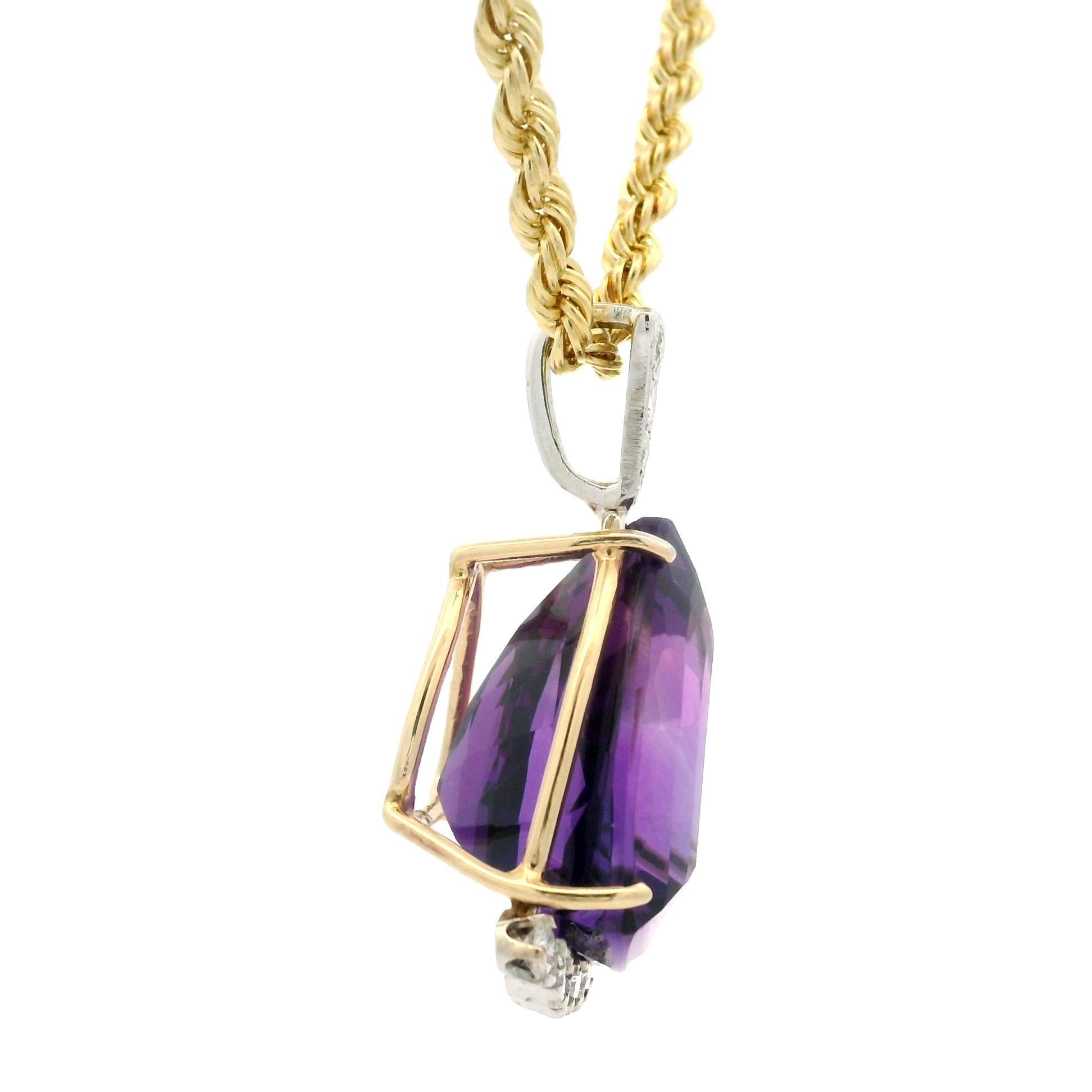 Vintage 14k Gold Quality Trillion Cut Amethyst & Diamond Pendant Necklace In Excellent Condition For Sale In Montclair, NJ