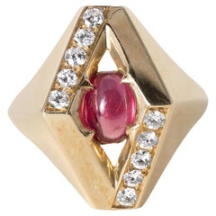 Anello con rubino cabochon d'epoca in oro 14K e diamanti contemporanei