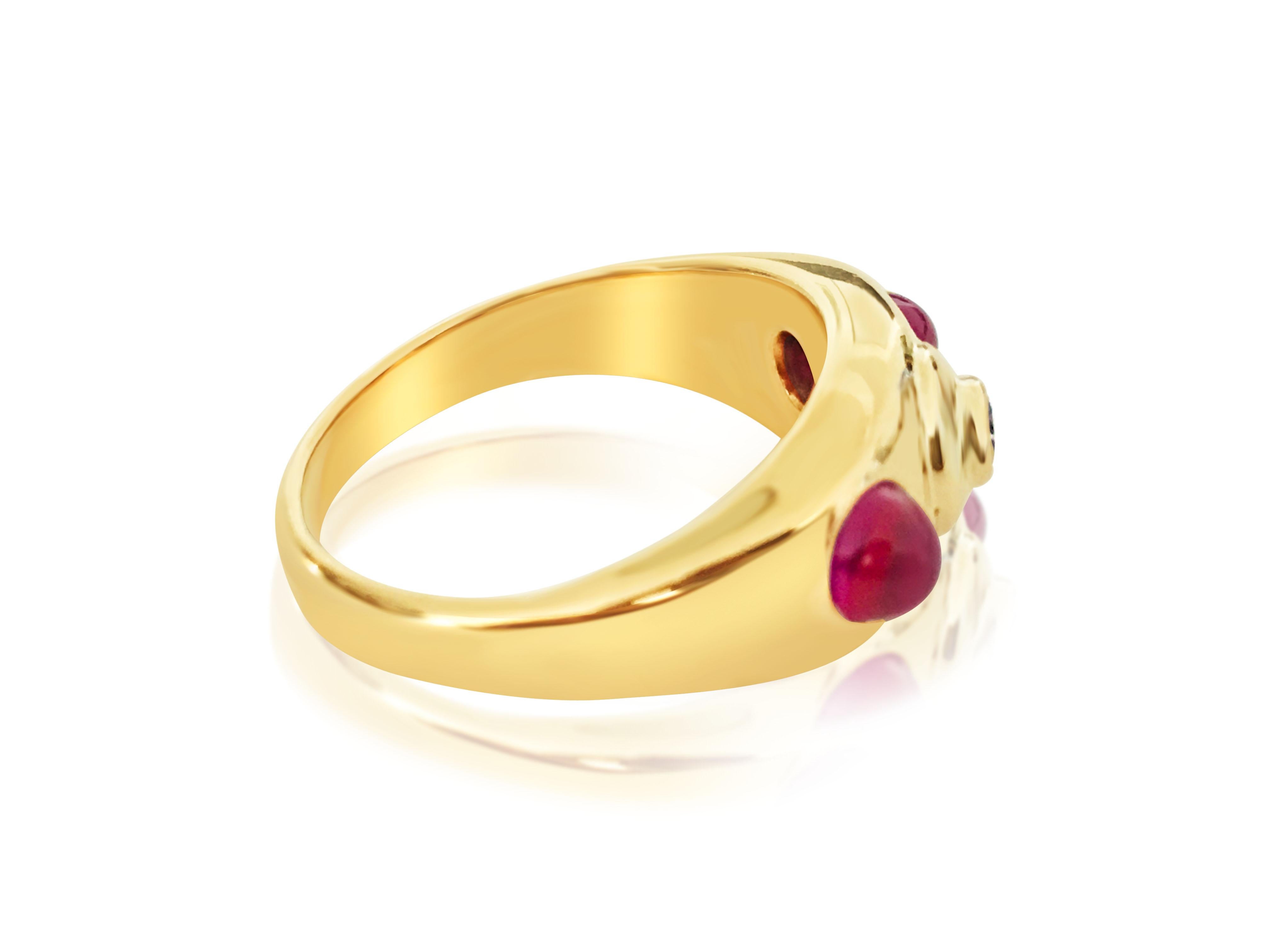 Cabochon Vintage 14k Gold Ruby Diamond 3 Stone Ring For Sale