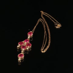 Collier vintage avec pendentif en or 14 carats serti de rubis et de diamants, finition milgrain, et chaîne de 17" - Royal Jewelry