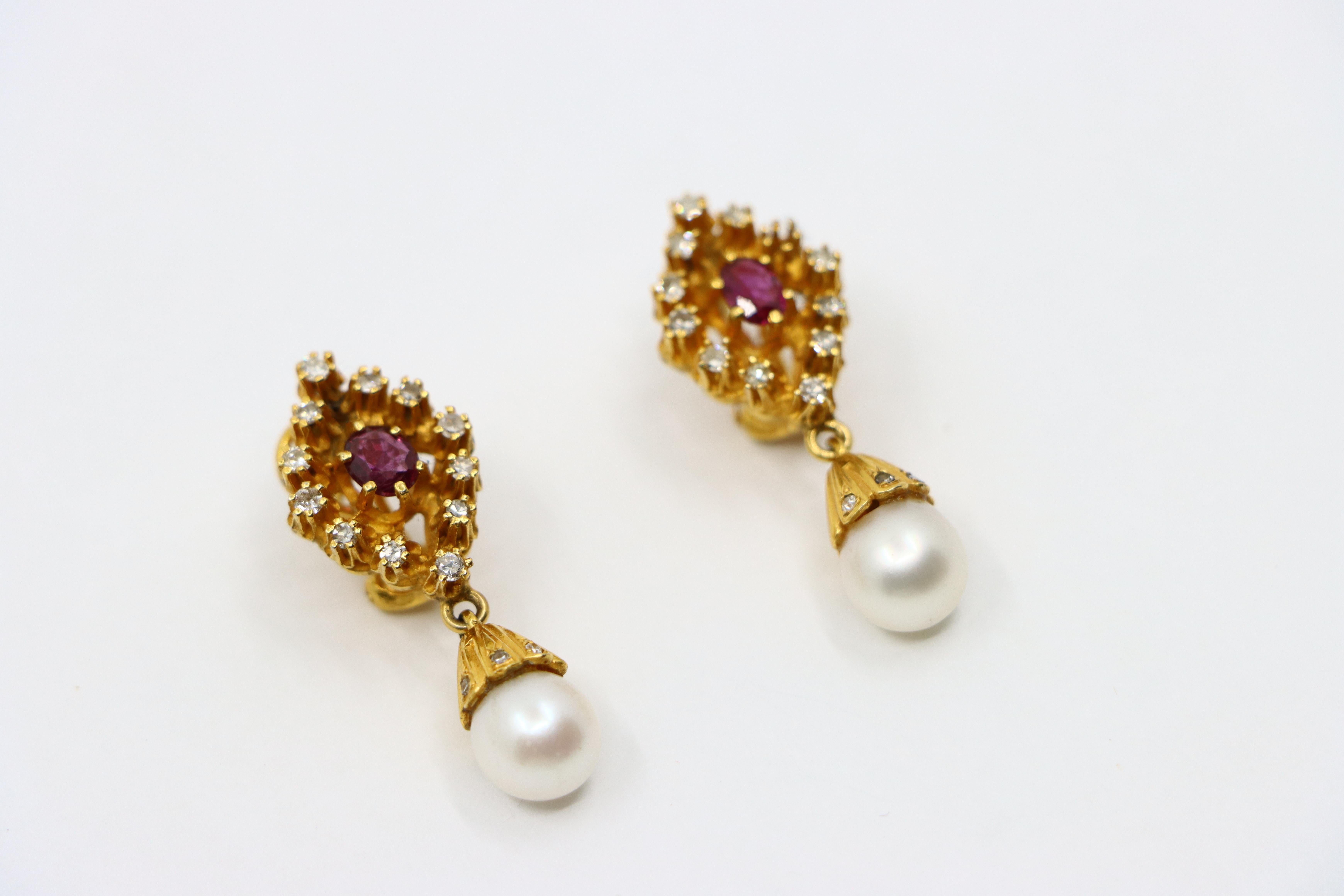 Vintage 14k Gold Ruby Diamonds Pearl Earrings In Good Condition For Sale In Flushing, NY