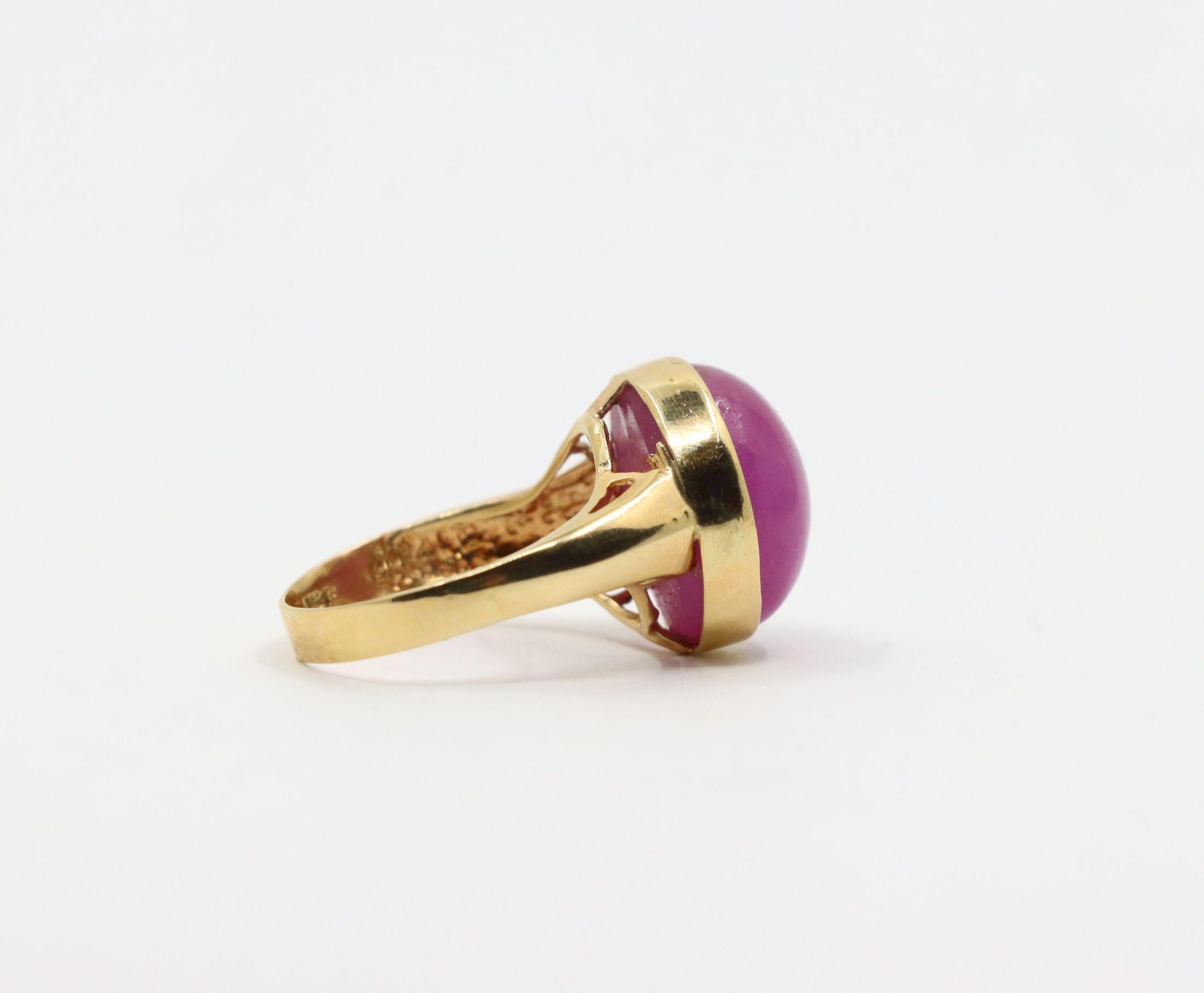 Women's Vintage 14K Gold Ruby Ring For Sale