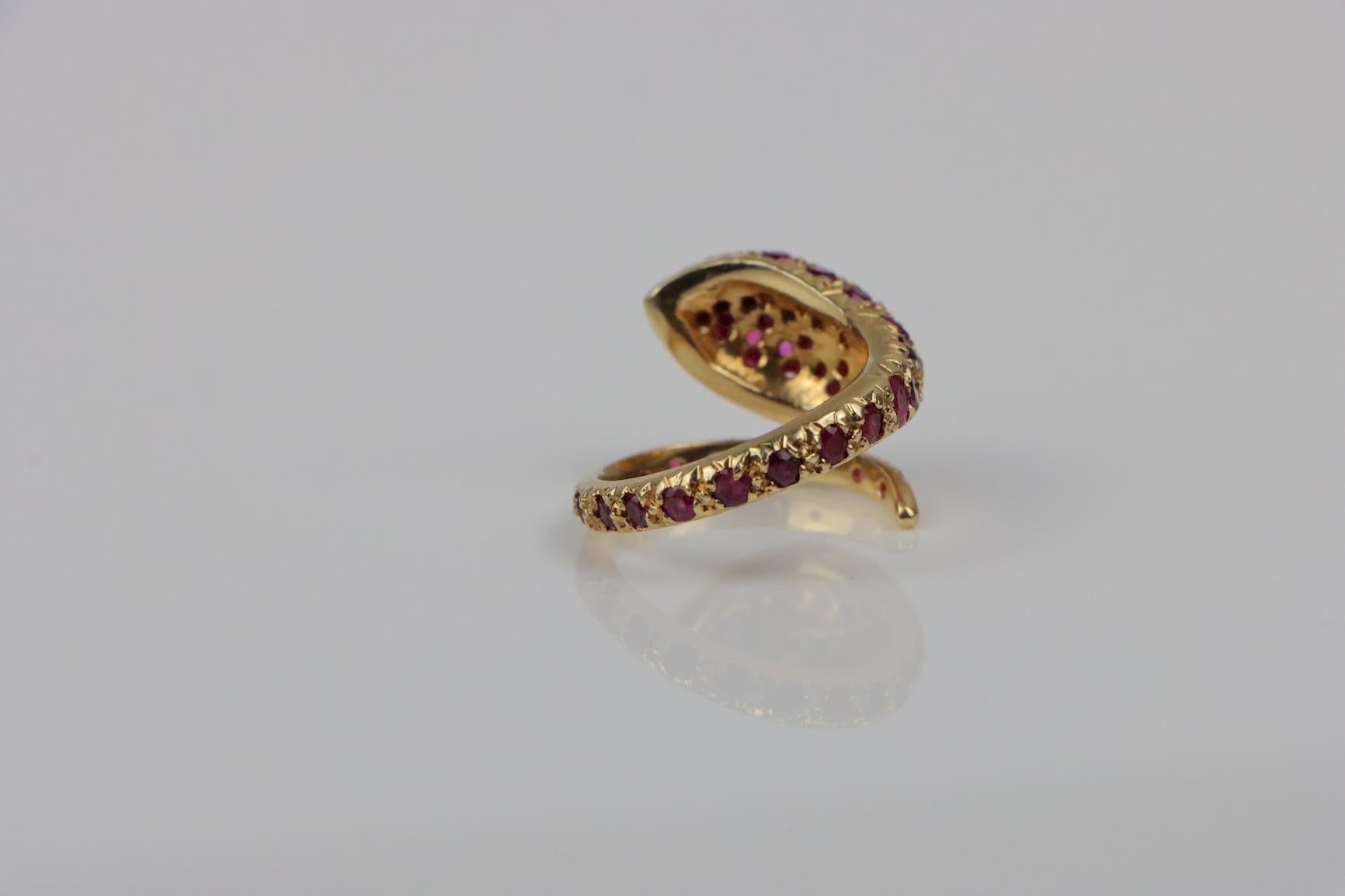 Vintage 14K Gold Rubin Schlange Ring im Zustand „Gut“ im Angebot in Flushing, NY
