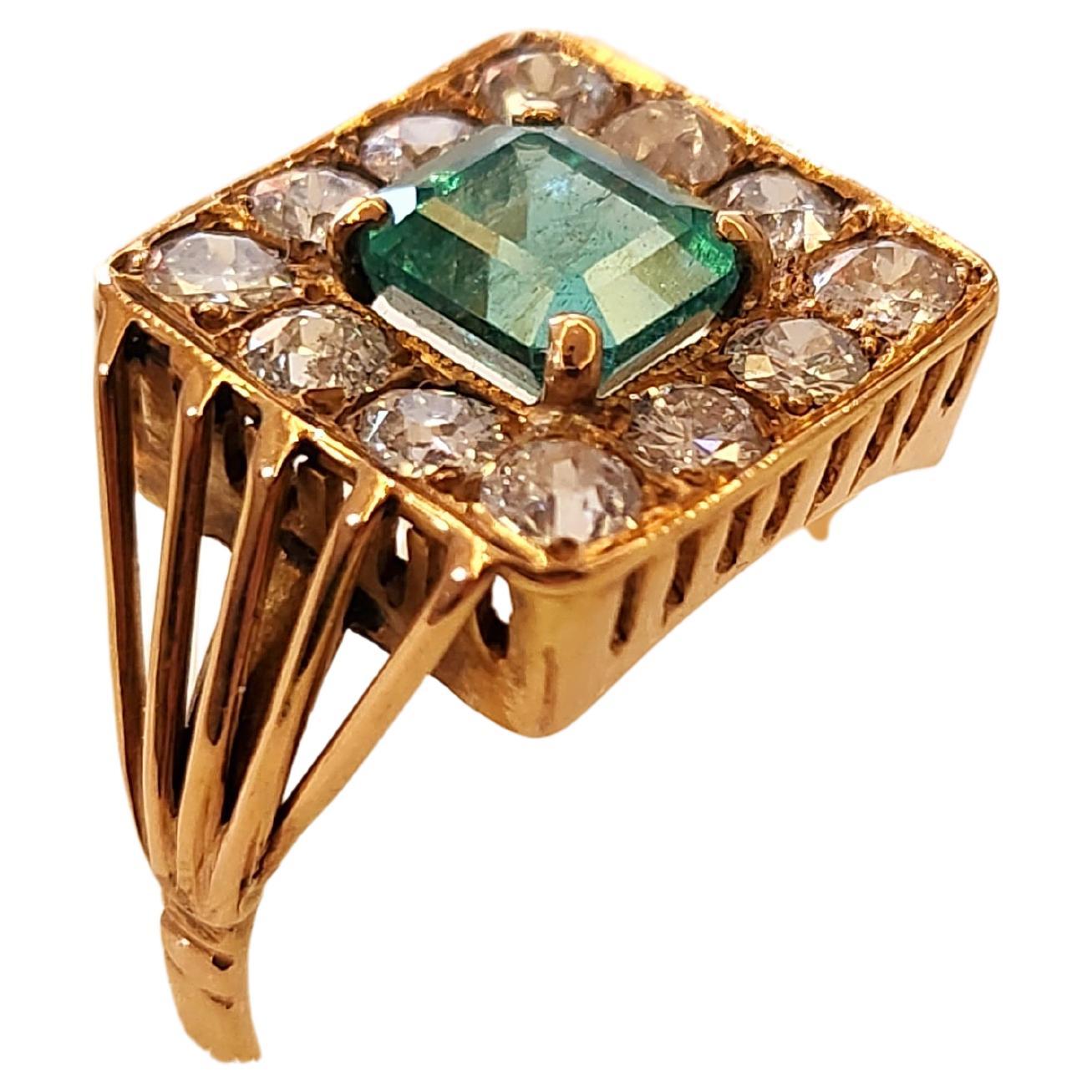 Emerald And Diamond Gold Ring For Sale 2