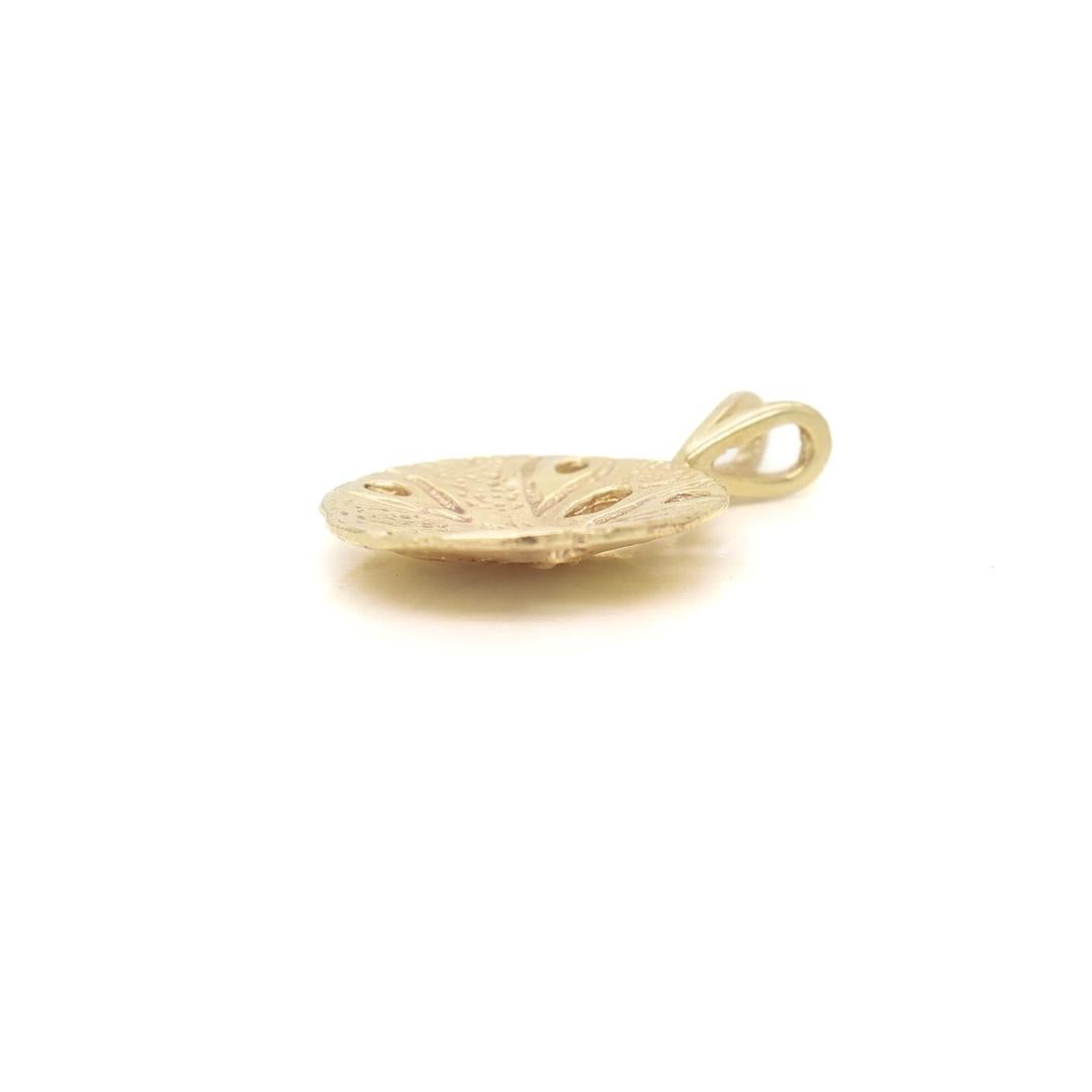 Vintage 14K Gold Sand Dollar Sea Shell Charm for a Bracelet For Sale 3
