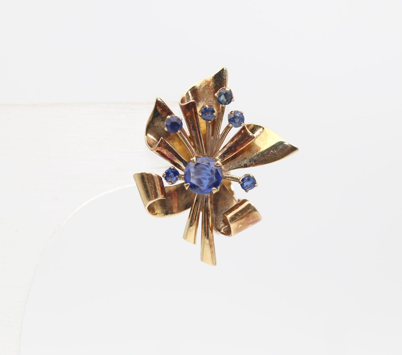 Women's Vintage 14k Gold Sapphire Flower Earrings Marked, 1950 For Sale