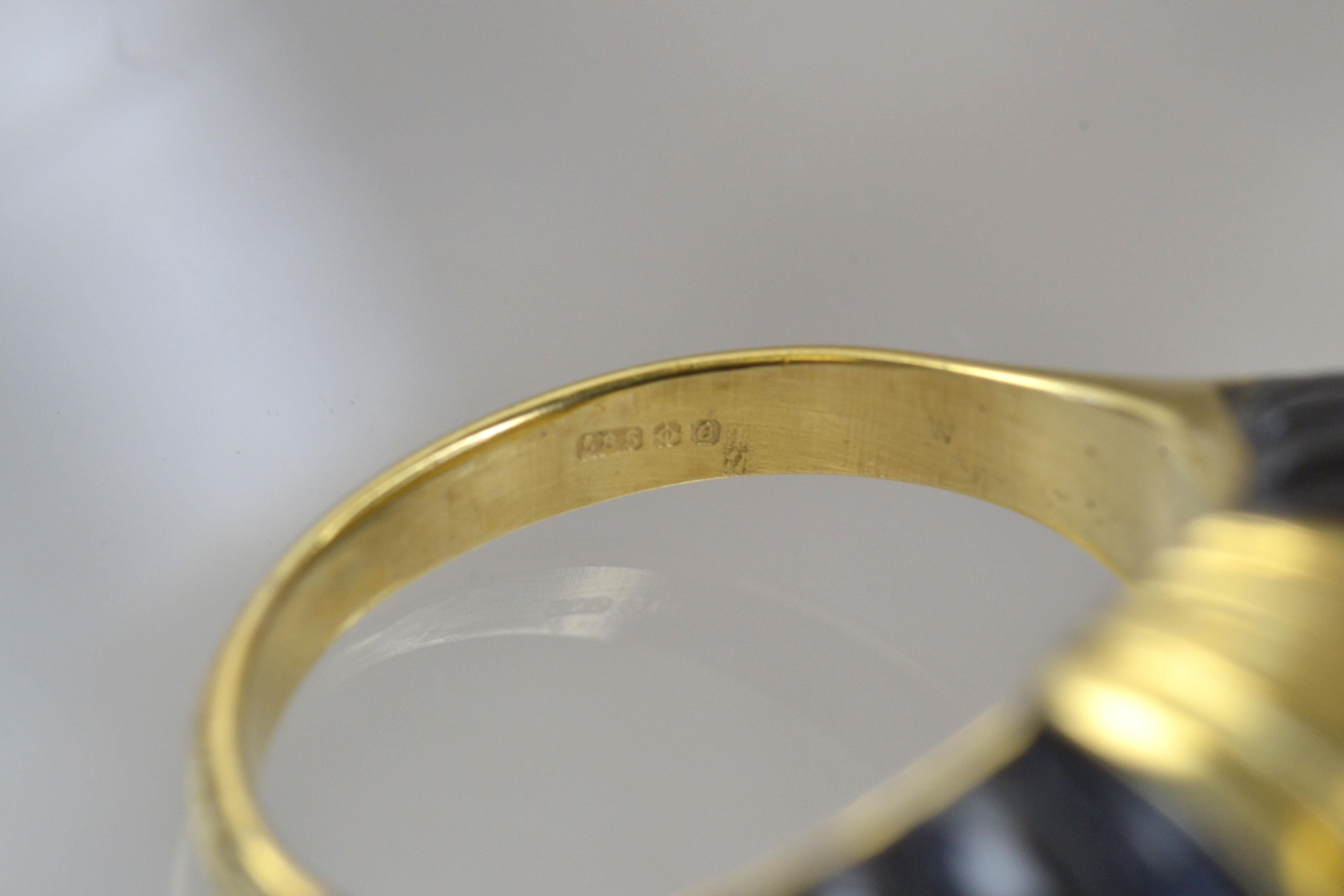 Bague vintage en or 14 carats avec onyx festonné - Exemplaire unique Pour femmes en vente