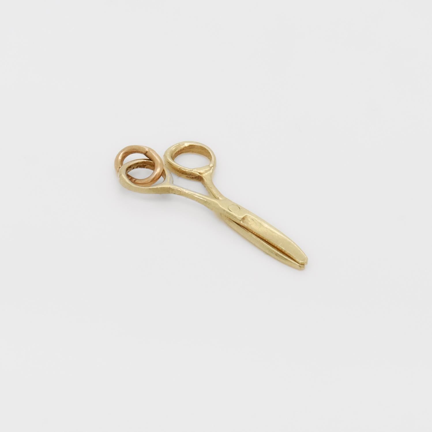 Breloque de ciseaux vintage en or 14K pour un bracelet Pour femmes en vente